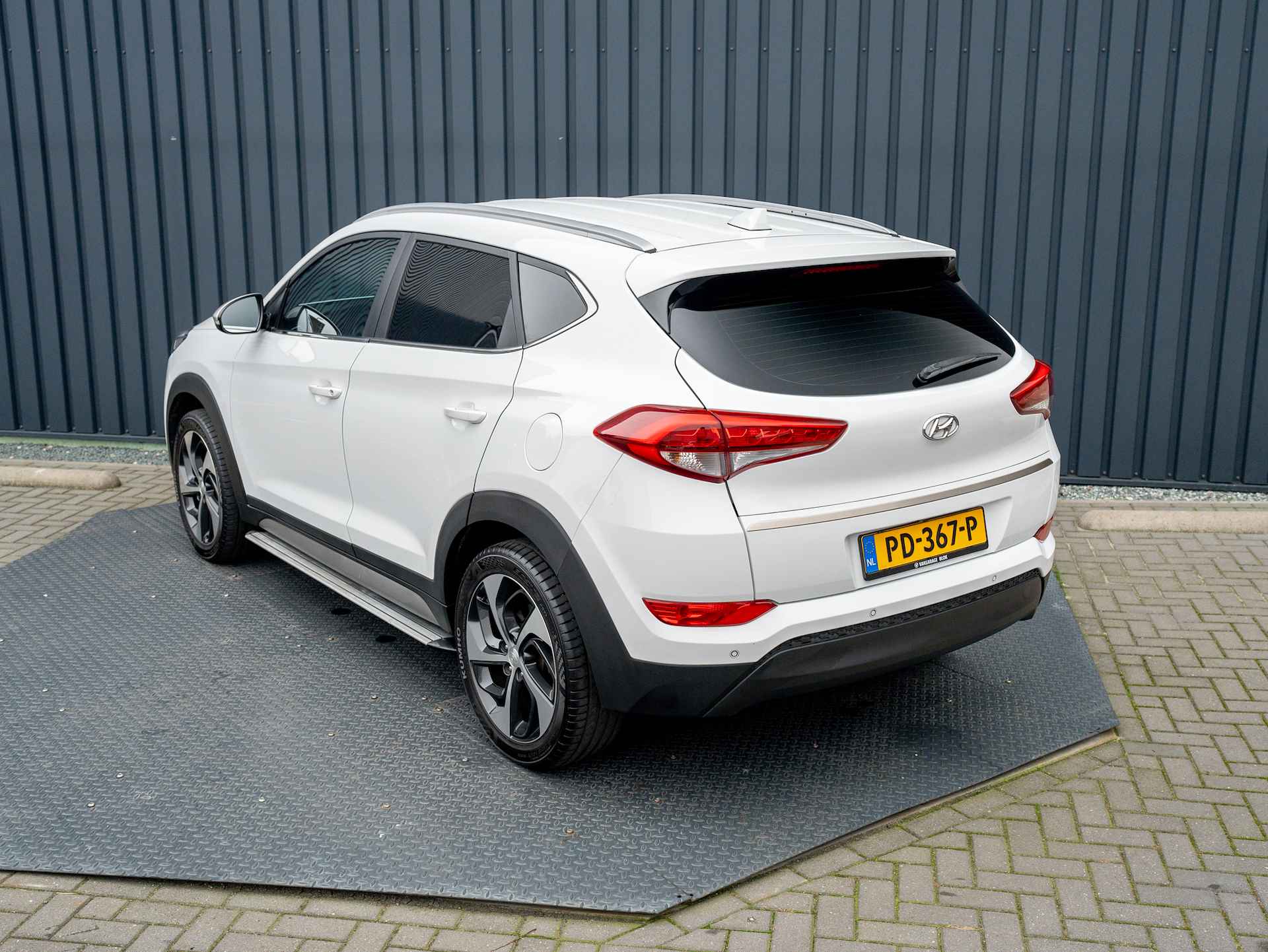 Hyundai Tucson 1.6 GDi Comfort | Leder | Stoelverwarming | Xenon | Camera | PDC V&A | Prijs Rijklaar!! - 35/42