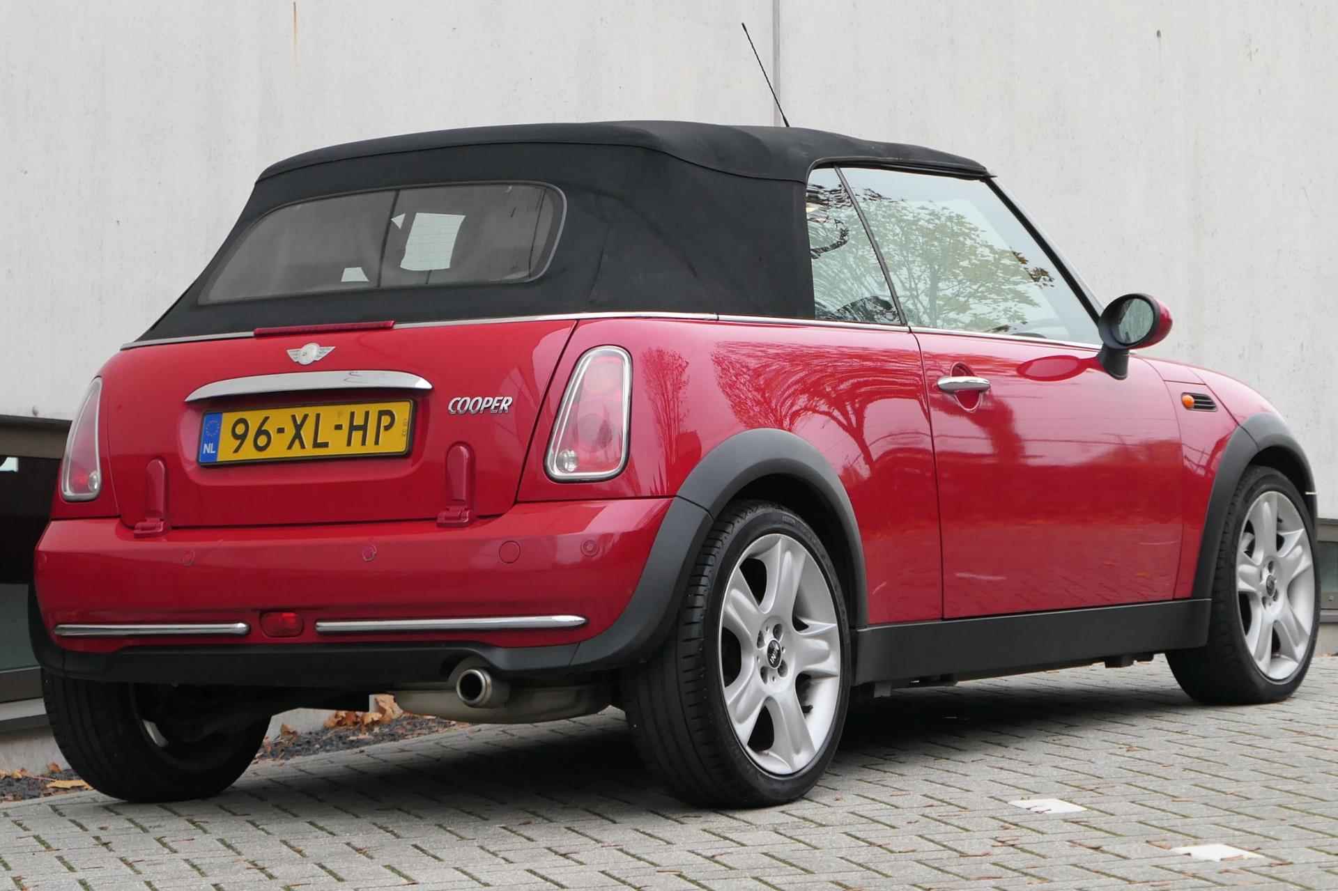 Mini Mini Cabrio 1.6 Cooper Chili Cruise NAP Clima Stoelverw Youngtimer - 2/24