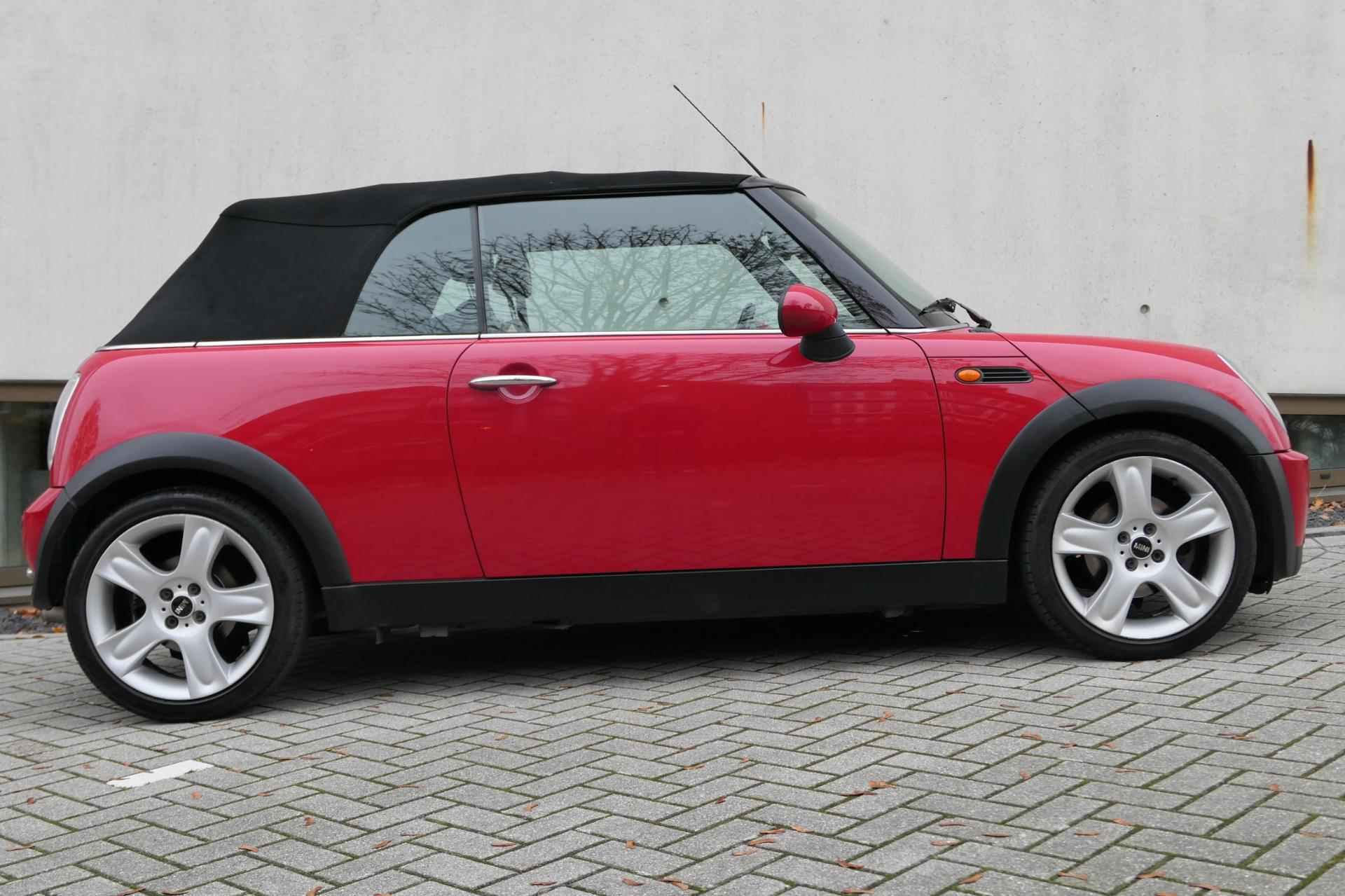 Mini Mini Cabrio 1.6 Cooper Chili Cruise NAP Clima Stoelverw Youngtimer - 17/24