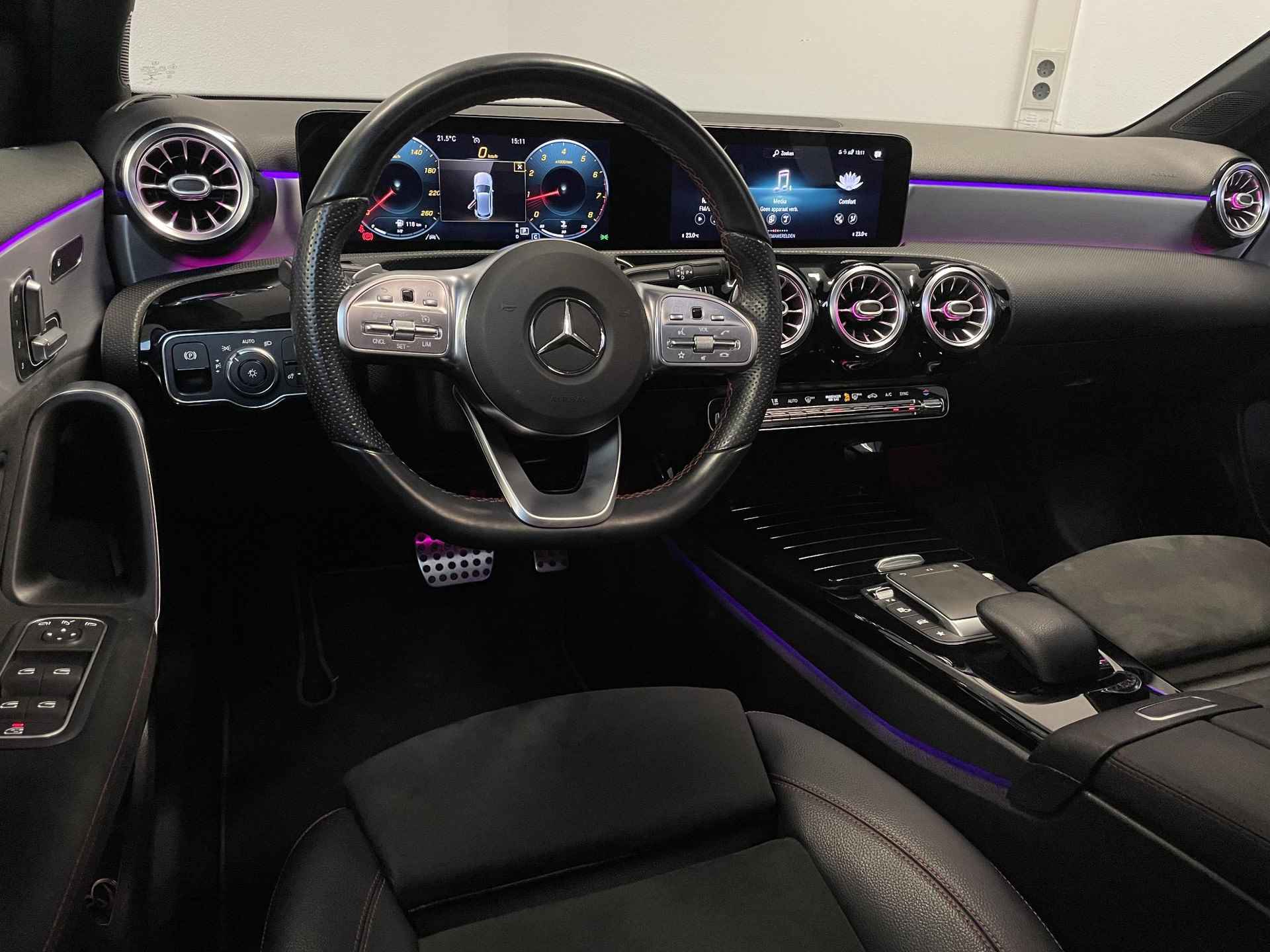 Mercedes-Benz A-klasse 180 AMG-Line | PANO | MULTIBEAM LED | BURMESTER | CARPLAY | - 5/46