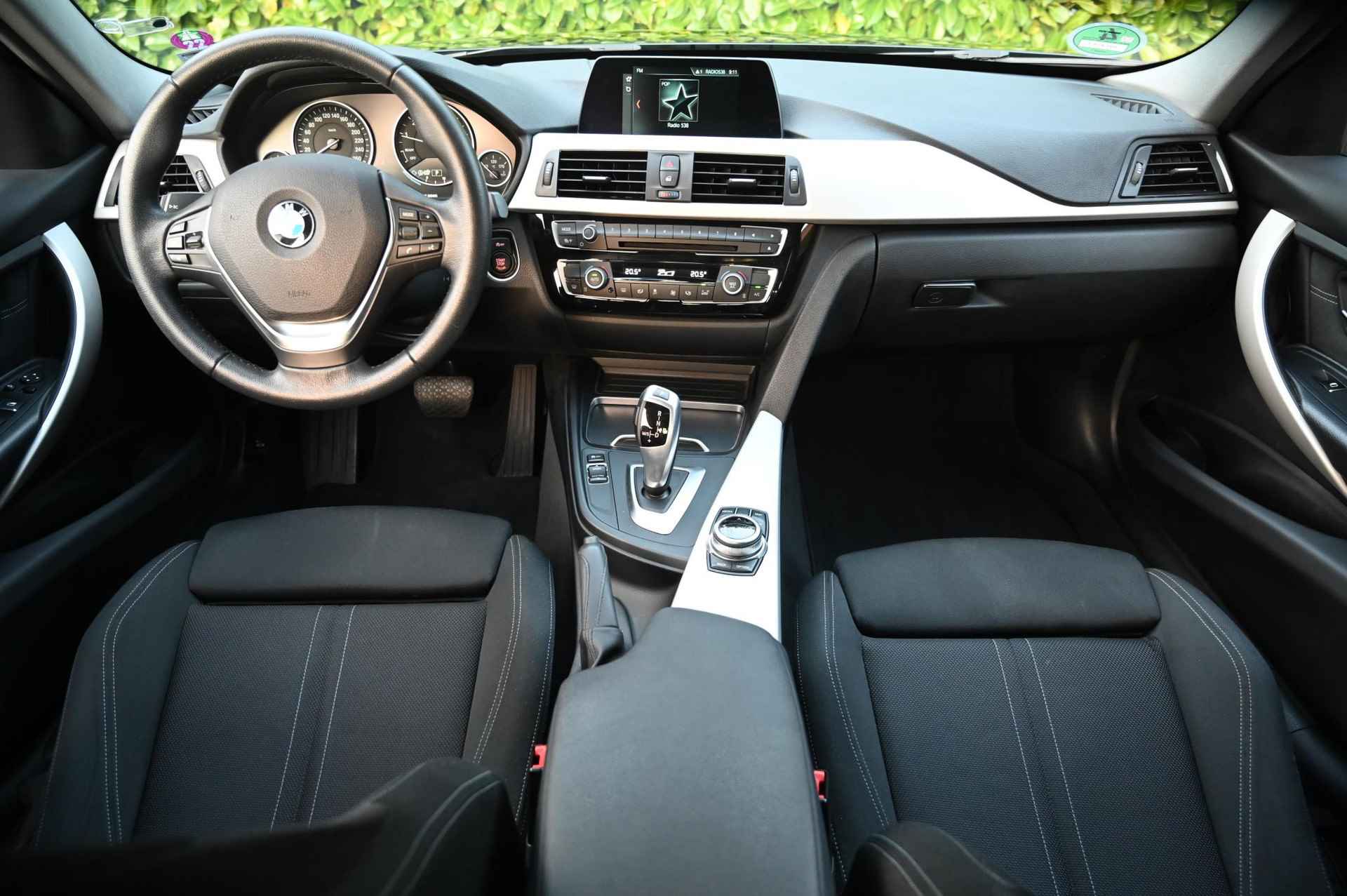 BMW 3-serie 318i automaat Corporate Lease Executive BTW *KIWA/SCM gecertificeerd alarm* - 9/43