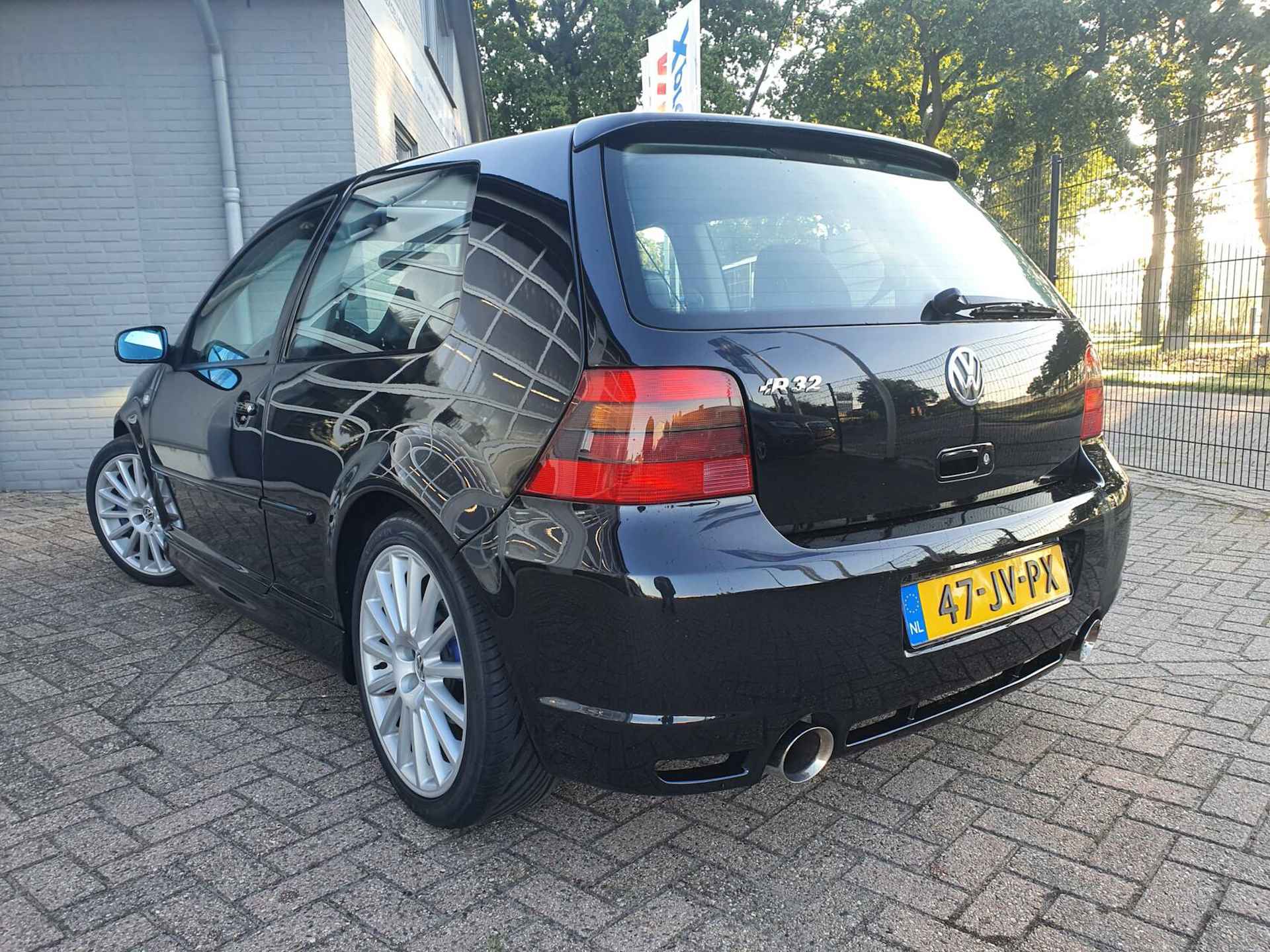 Volkswagen Golf 3.2 R32 4-Motion NL-auto|Schuifdak|Xenon|Konig stoelen|Milltek|Dealer onderhouden| - 2/13