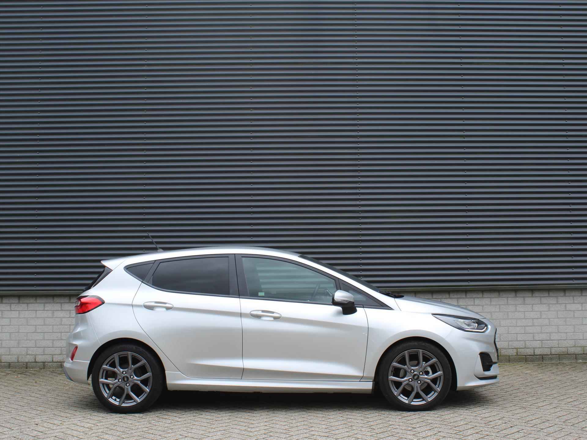 FORD Fiesta 1.0 EcoBoost Hybrid 125pk ST-Line | Apple Carplay & Android Auto | Parkeersensoren achter | Cruise Control |  LMV | - 4/28