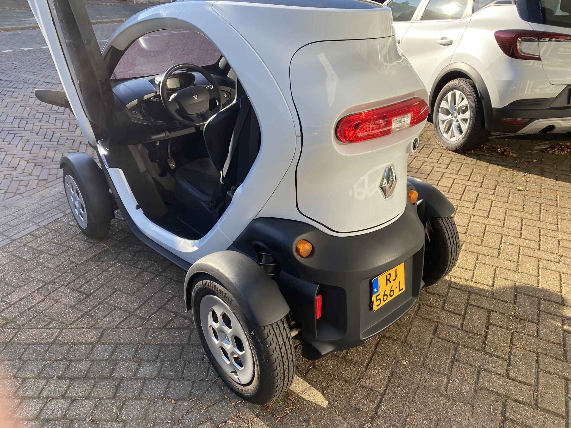 Renault TWIZY  CARGO  INCL  KOOP ACCU  -   VLEUGEL DEUREN - 26/30