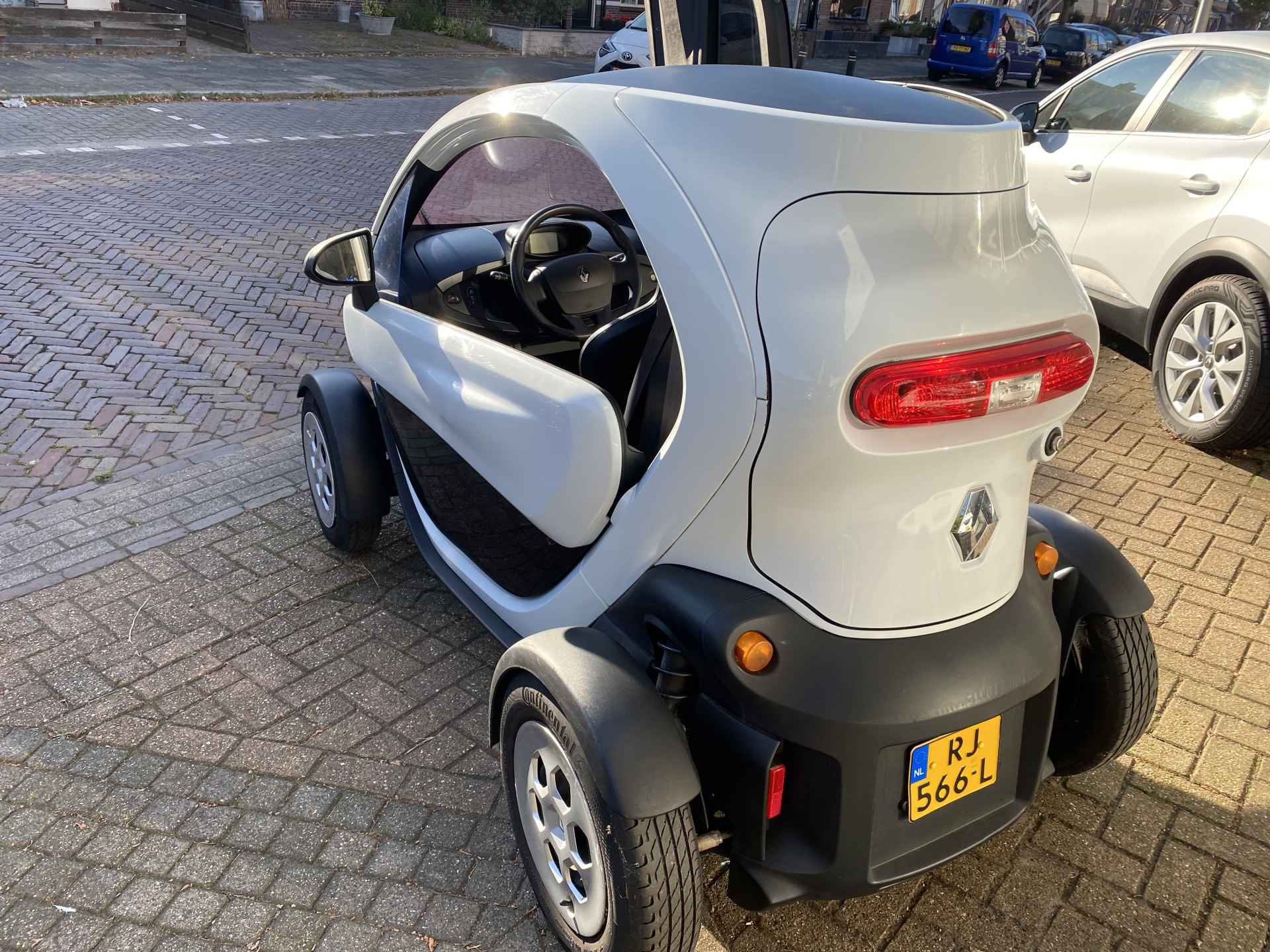 Renault TWIZY  CARGO  INCL  KOOP ACCU  -   VLEUGEL DEUREN - 27/30