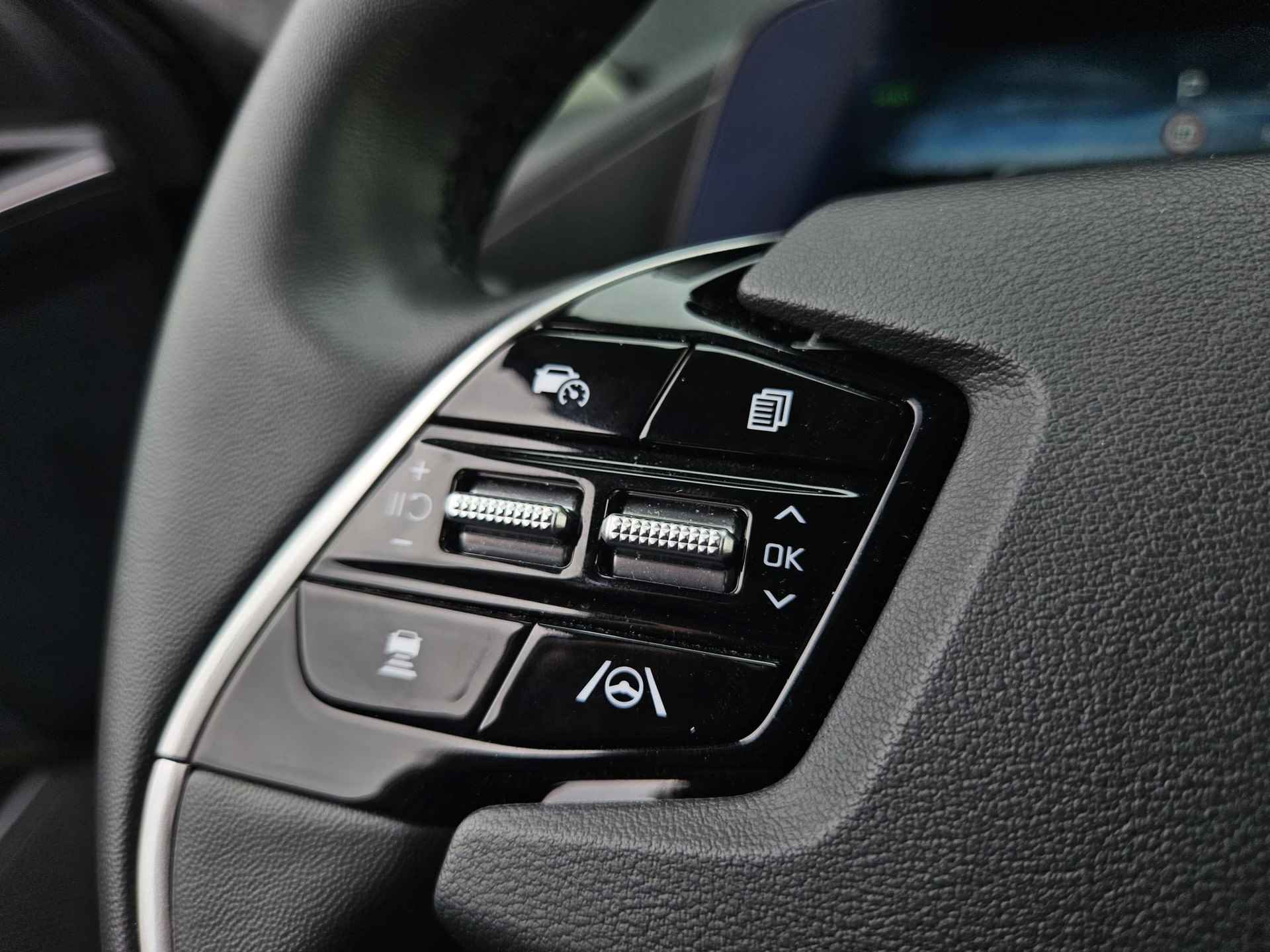 Kia Niro EV DynamicLine 64.8 kWh Navi | Clima | Carplay/Android auto | Lichtmetalen velgen | LED | - 12/28