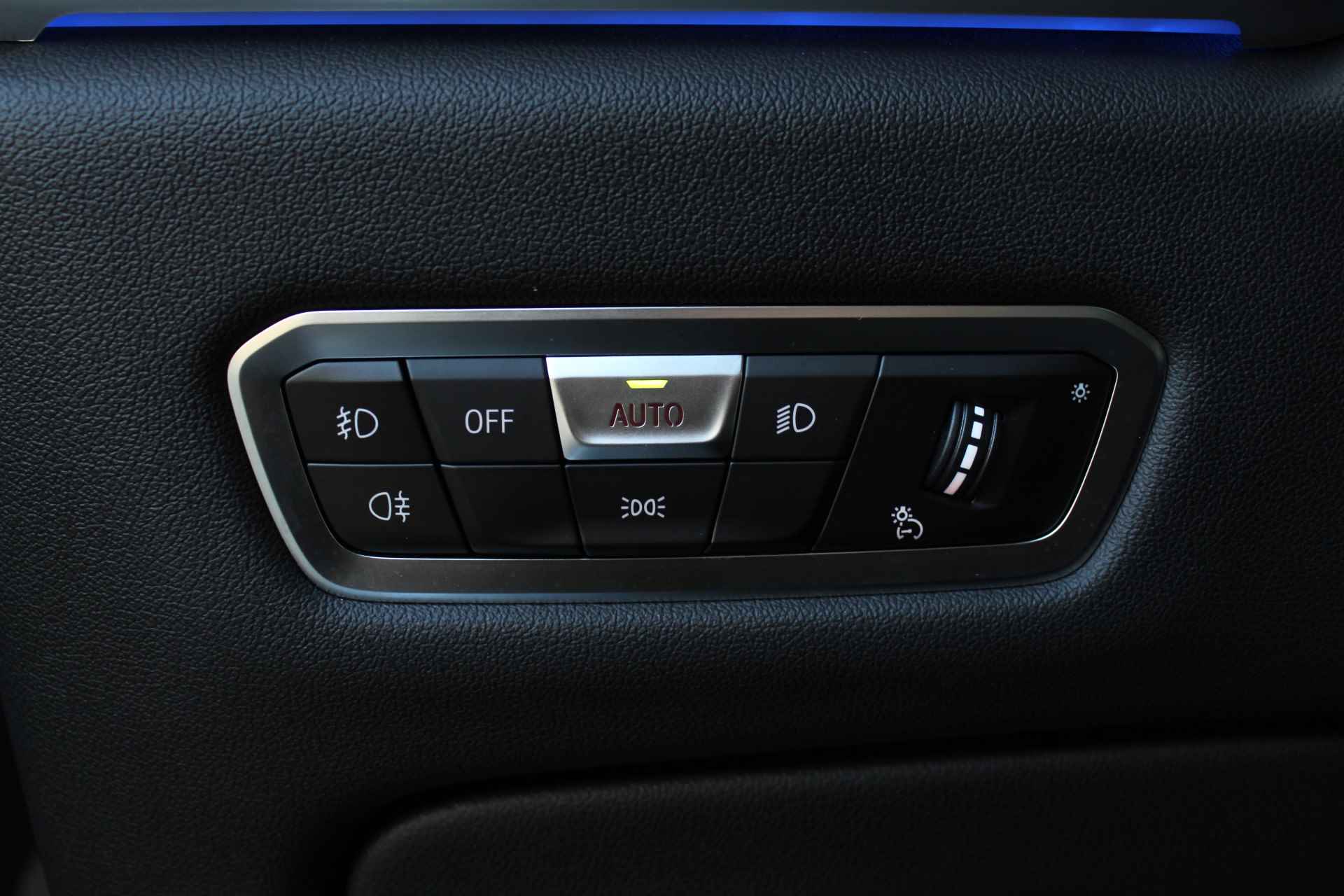 BMW X7 xDrive40i High Executive M Sport Automaat / Panoramadak Sky Lounge / Trekhaak / Laserlight / Head-Up / Parking Assistant Plus / Live Cockpit Professional / Stoelverwarming voor + achter - 33/35