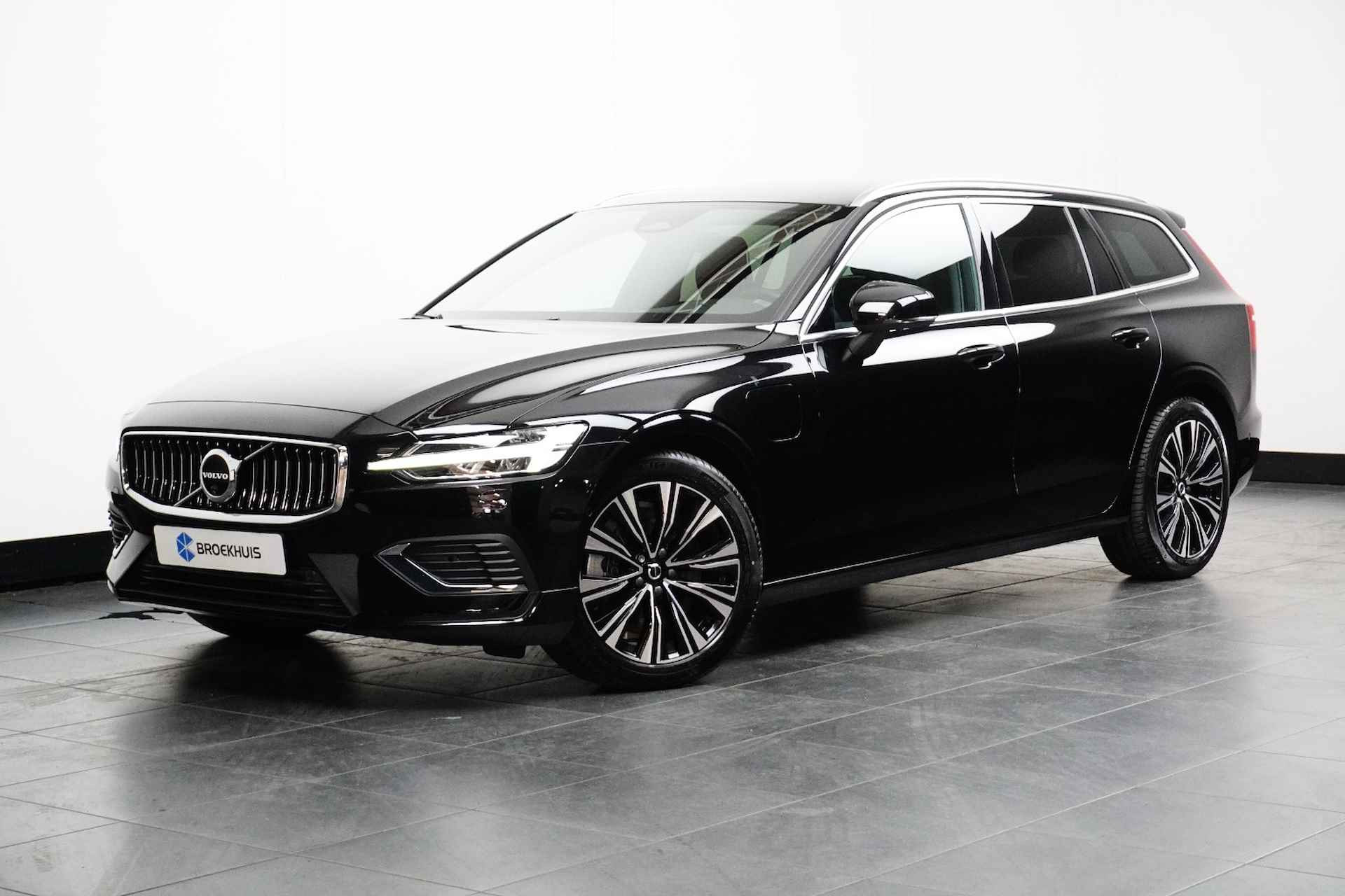 Volvo V60 T6 Recharge AWD Plus Bright | Adaptive Cruise | Camera | Stuur/Stoelverwarming | 18-Inch | Trekhaak | DAB - 1/20