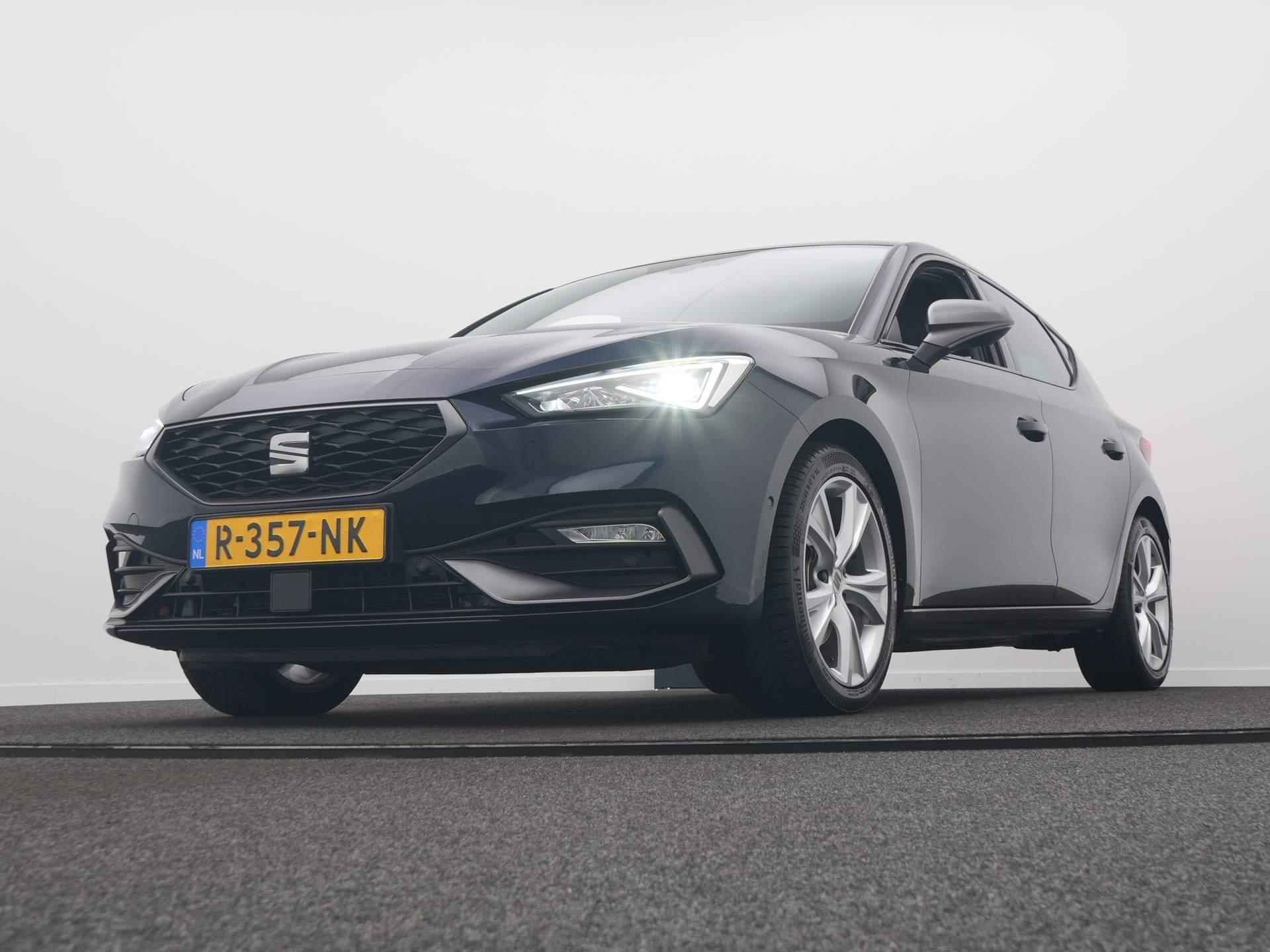 SEAT Leon 1.0 eTSI FR Business Intense / Virtual Cockpit / Adaptive Cruise / Camera / Clima - 9/51