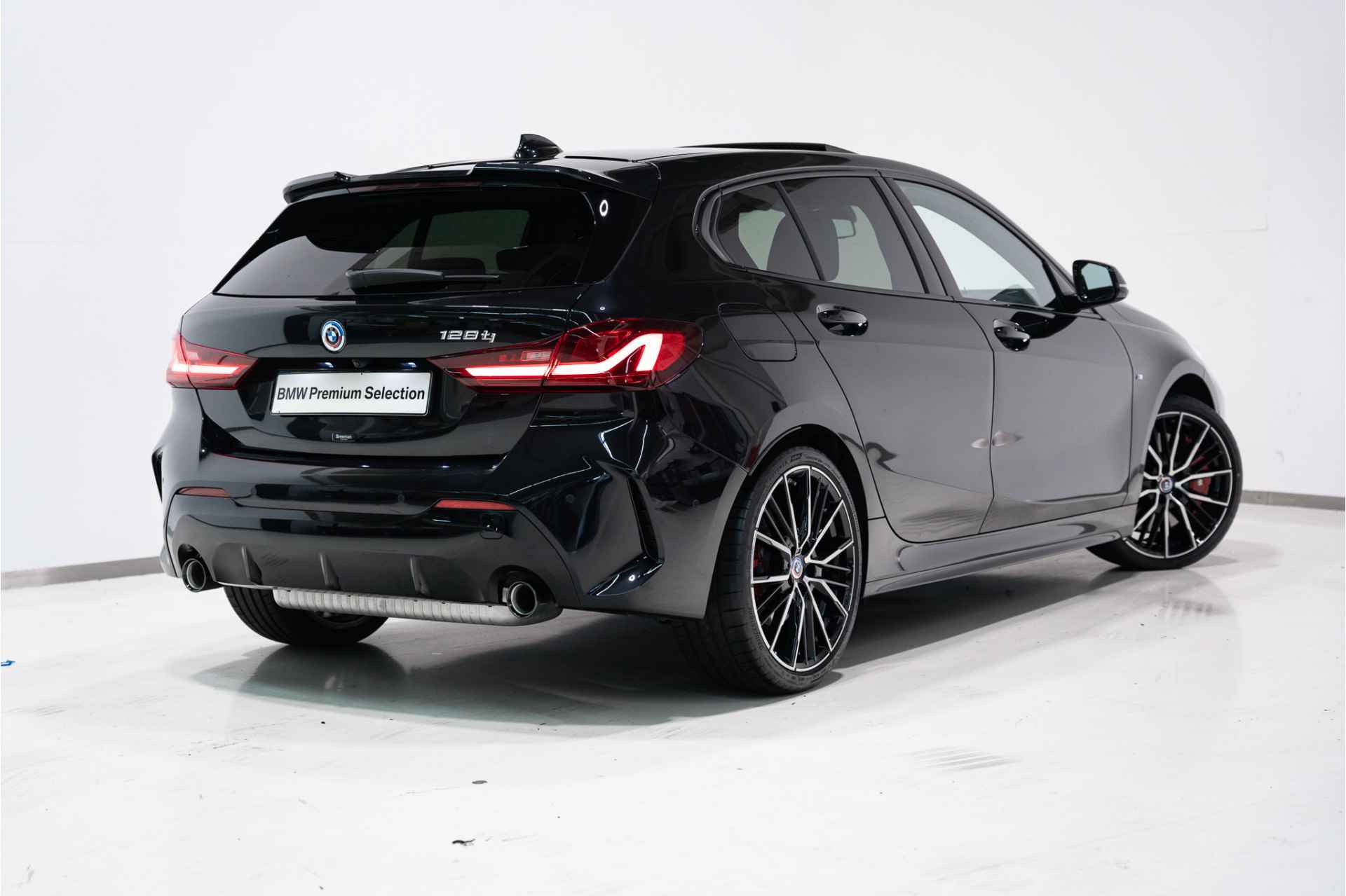 BMW 1 Serie 5-deurs 128ti M Sportpakket Aut. - 2/32