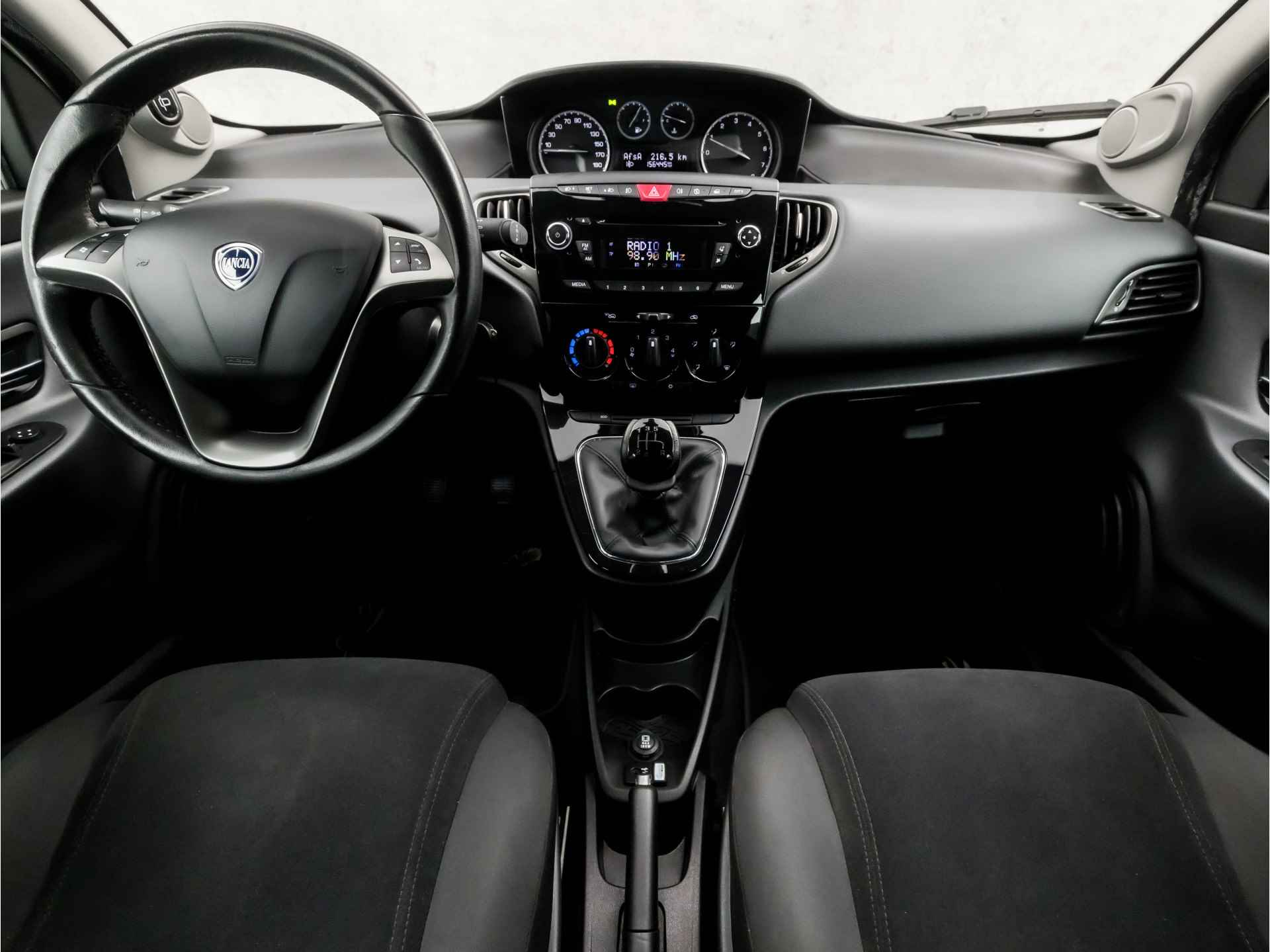 Lancia Ypsilon 0.9 TwinAir Silver (NAP, AIRCO, GETINT GLAS, ALCANTARA, CRUISE, SPORTSTOELEN, PARKEERSENSOREN, LM VELGEN, NIEUWSTAAT) - 6/31