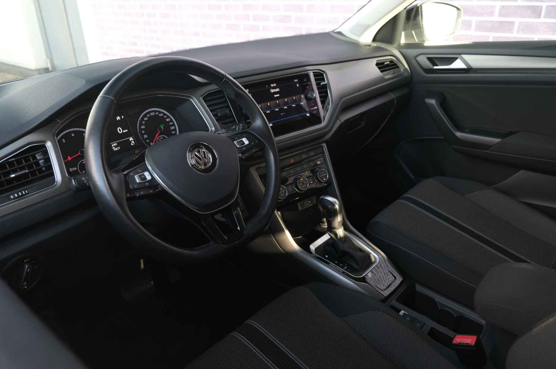 Volkswagen T-Roc 1.5 TSI Style DSG | Navigatie | LED koplampen | PDC | Winterpakket | Adaptieve cruise control | 18 inch velgen - 7/29