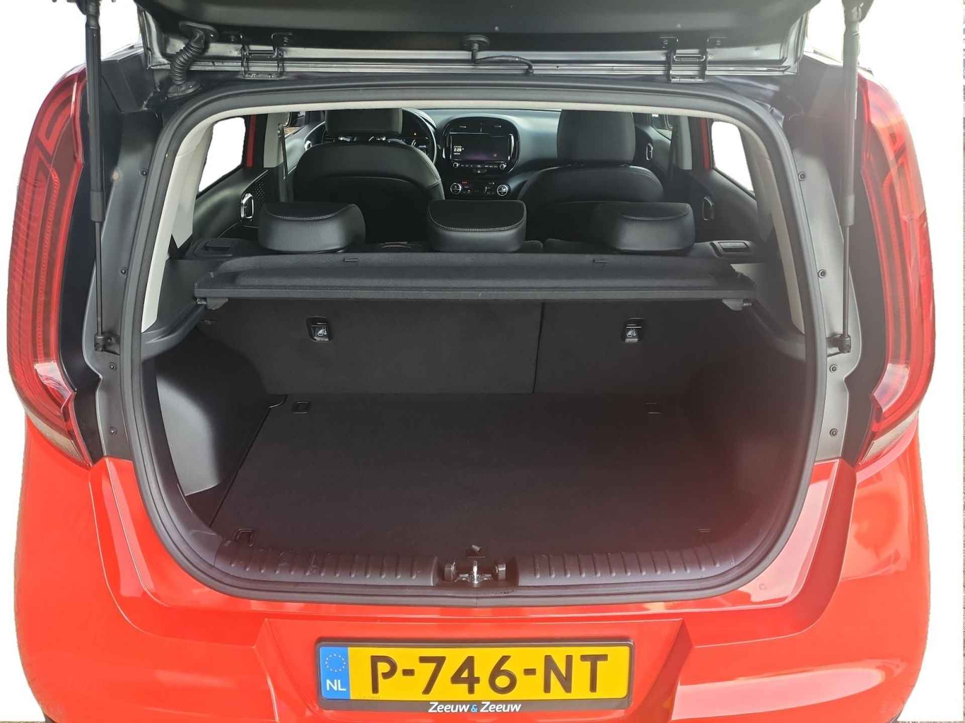 Kia e-Soul DynamicPlusLine 64 kWh | Stoel en stuurverwarming | Navigatie | Camera | Apple Carplay / Android Auto | Bluetooth | - 9/34