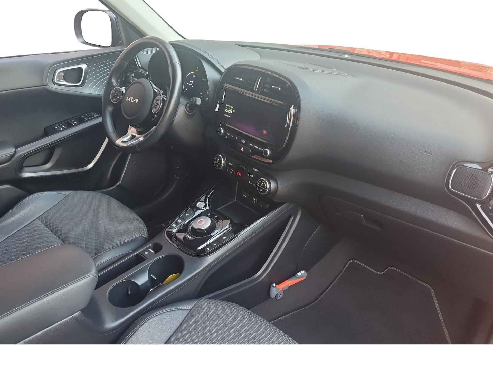 Kia e-Soul DynamicPlusLine 64 kWh | Stoel en stuurverwarming | Navigatie | Camera | Apple Carplay / Android Auto | Bluetooth | - 17/34