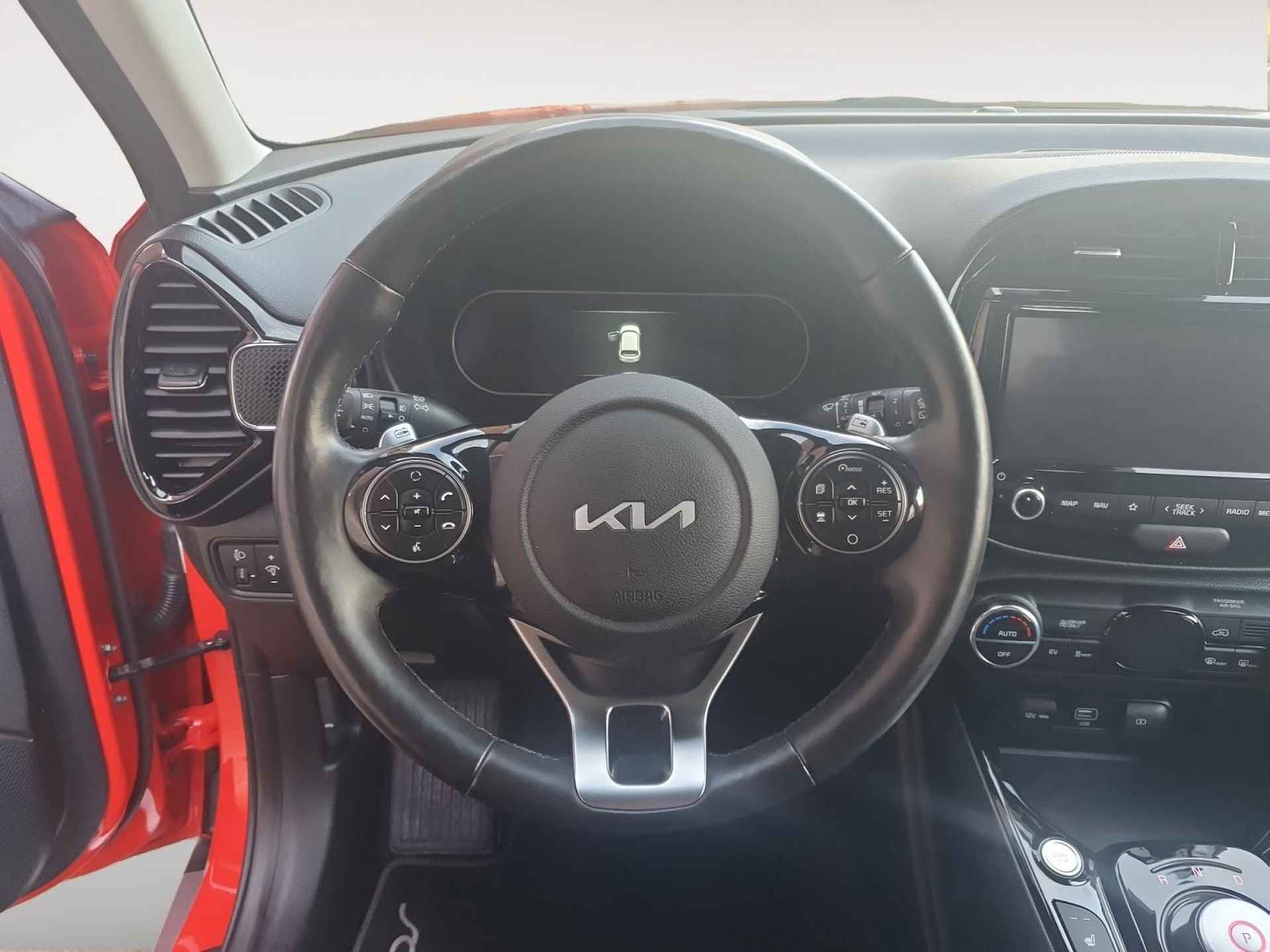 Kia e-Soul DynamicPlusLine 64 kWh | Stoel en stuurverwarming | Navigatie | Camera | Apple Carplay / Android Auto | Bluetooth | - 19/34