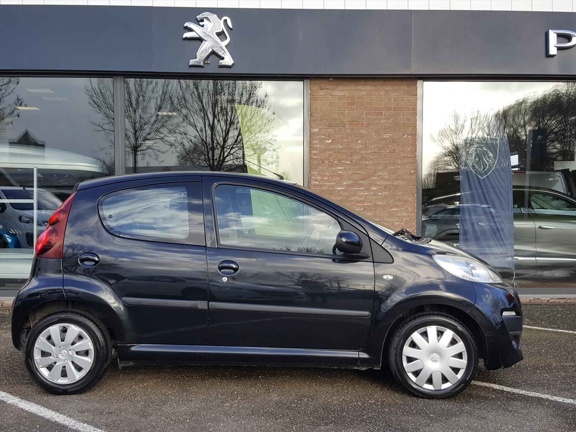 PEUGEOT 107 1.0 68PK 5D Active AIRCO | LED-dagrijverlichting | Elektrische ramen | Centrale vergrendeling | Radio CD-speler | DEALER ONDERHOUDEN! - 3/36