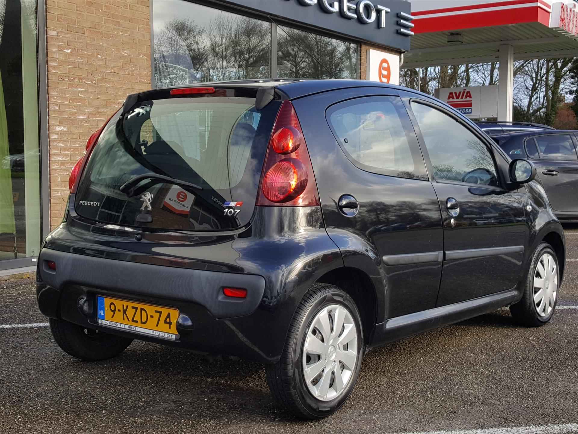 PEUGEOT 107 1.0 68PK 5D Active AIRCO | LED-dagrijverlichting | Elektrische ramen | Centrale vergrendeling | Radio CD-speler | DEALER ONDERHOUDEN! - 4/36