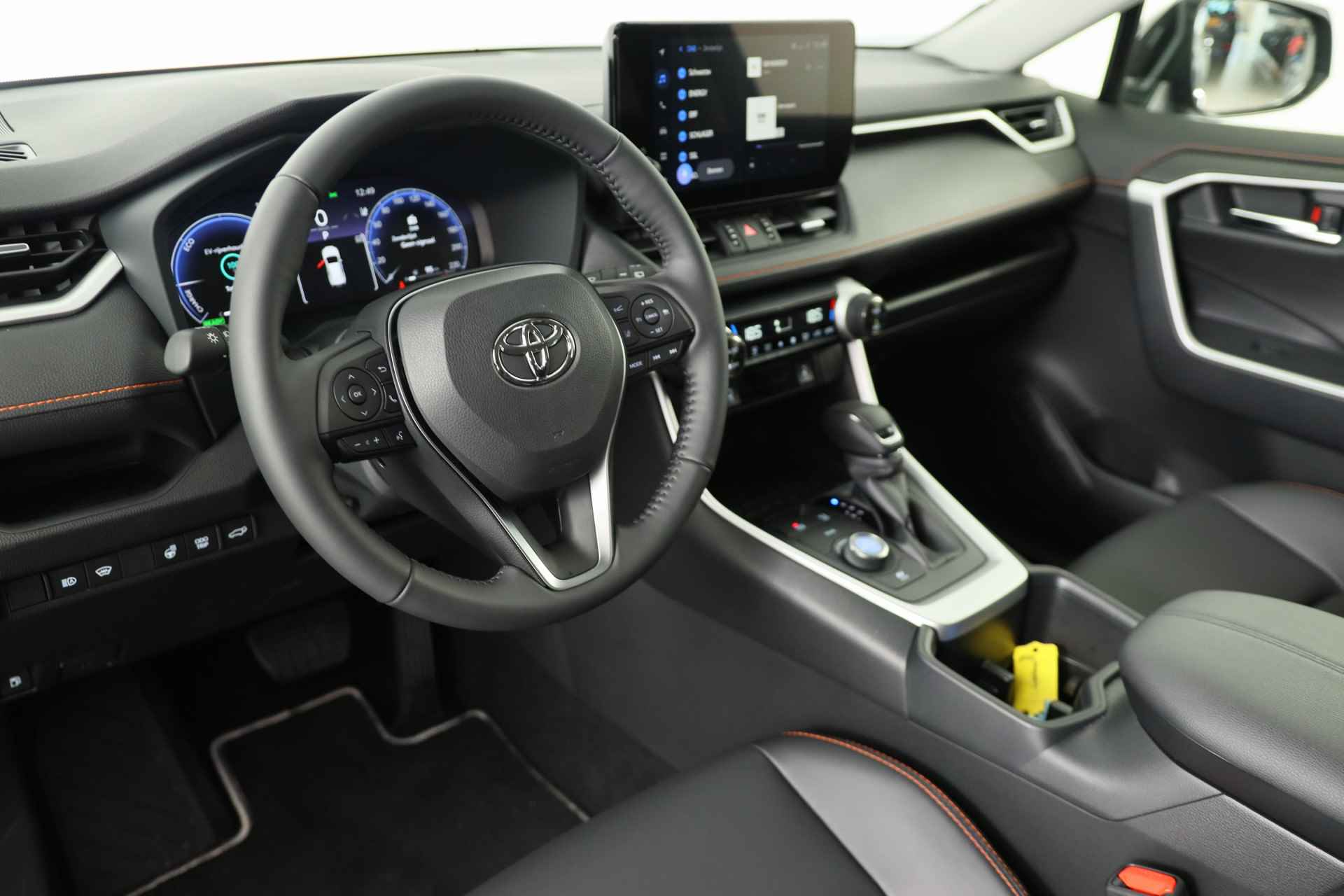Toyota RAV4 2.5 Hybrid AWD ADVENTURE | Leder | Camera | Climate Control | Stoel-/stuurverwarming | Elektr verstelbare stoel | Elektr achterk - 7/39
