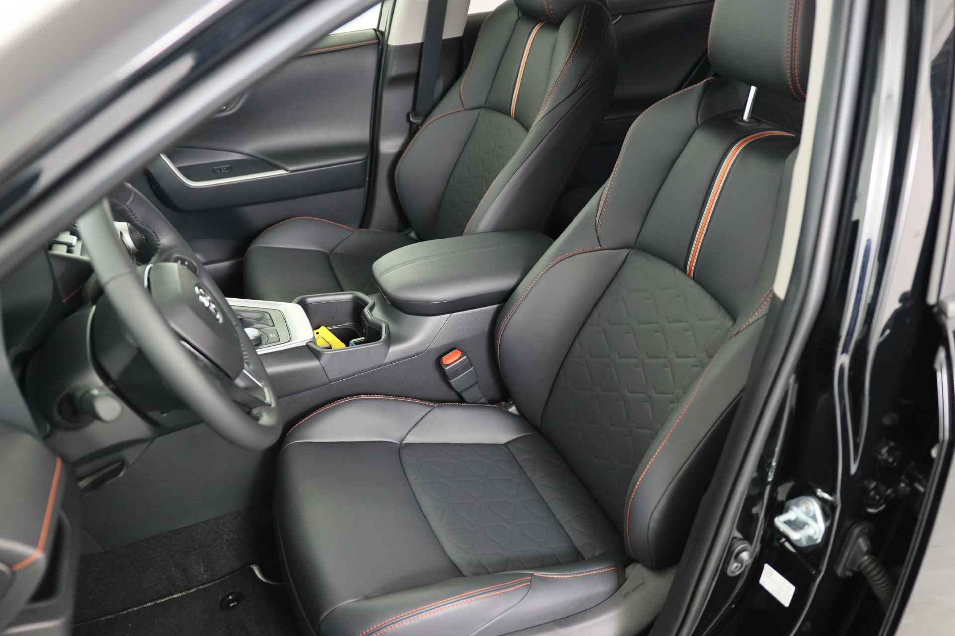 Toyota RAV4 2.5 Hybrid AWD ADVENTURE | Leder | Camera | Climate Control | Stoel-/stuurverwarming | Elektr verstelbare stoel | Elektr achterk - 13/39