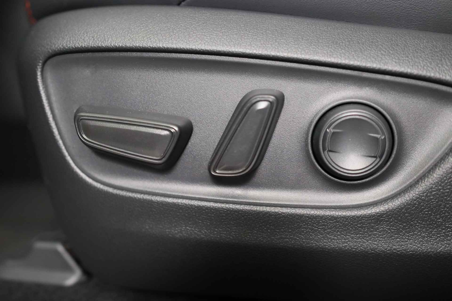 Toyota RAV4 2.5 Hybrid AWD ADVENTURE | Leder | Camera | Climate Control | Stoel-/stuurverwarming | Elektr verstelbare stoel | Elektr achterk - 15/39