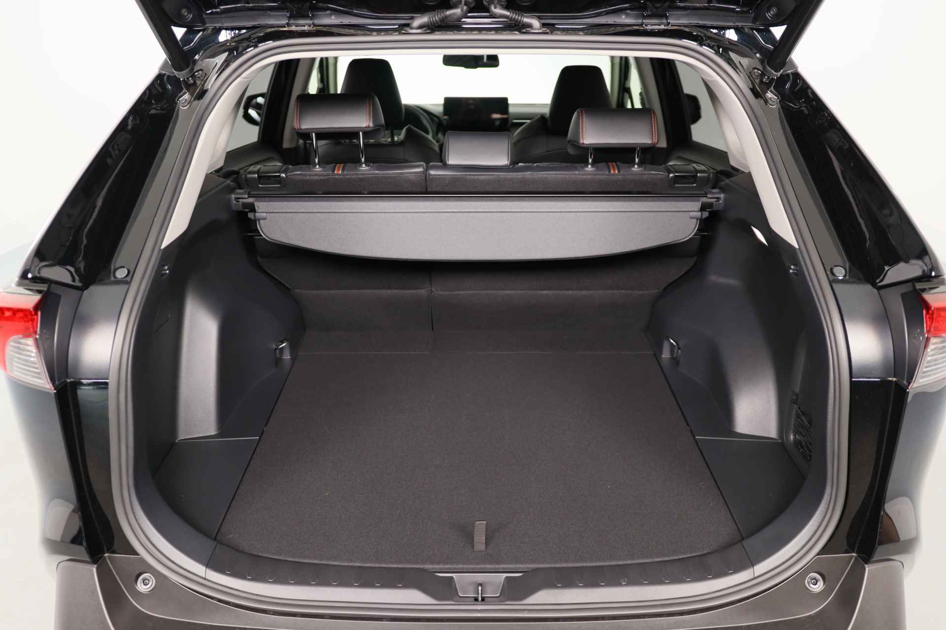 Toyota RAV4 2.5 Hybrid AWD ADVENTURE | Leder | Camera | Climate Control | Stoel-/stuurverwarming | Elektr verstelbare stoel | Elektr achterk - 29/39