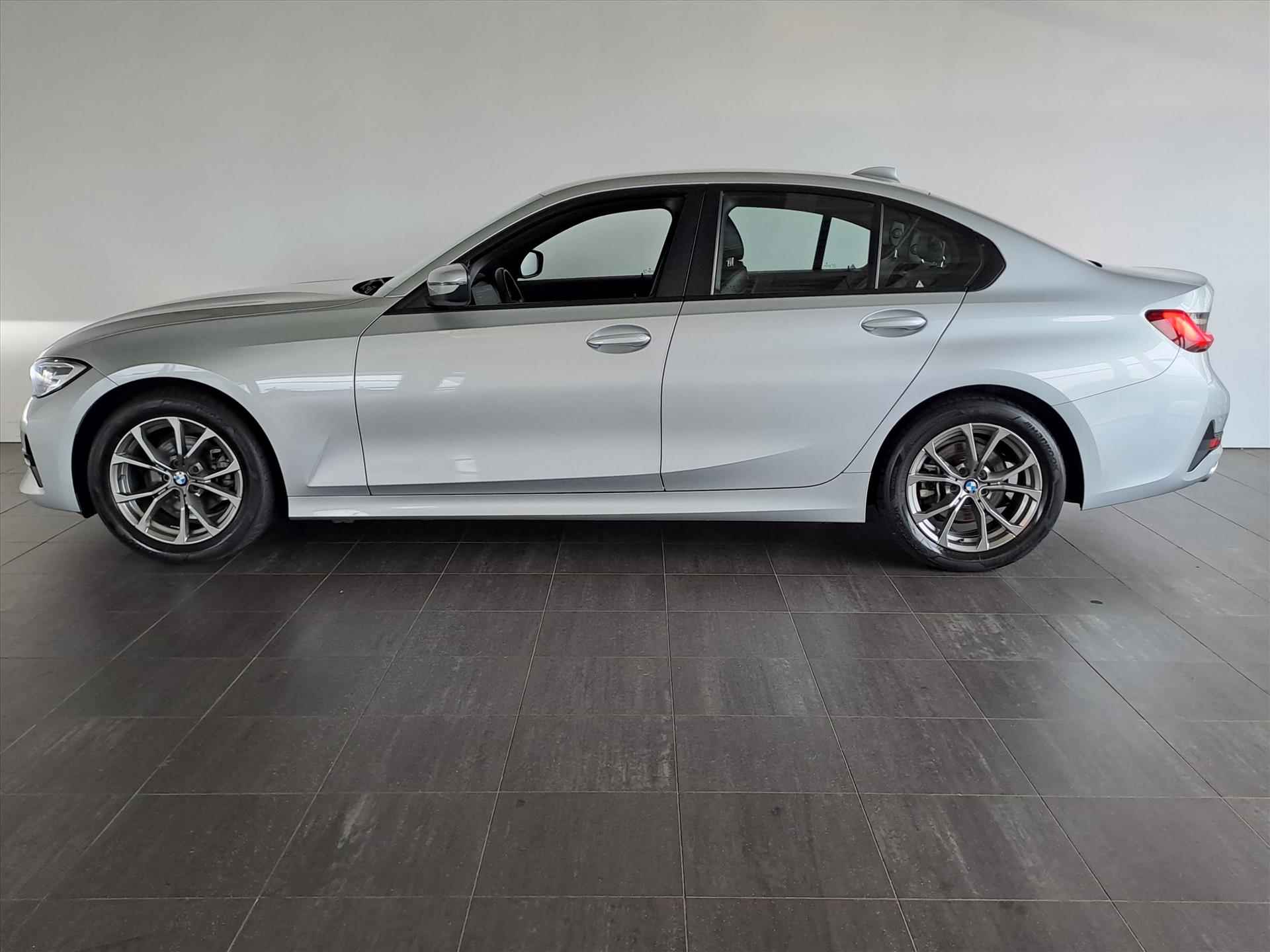 BMW 3-Serie (g20) 318i 156pk  Executive Automaat - 2/26