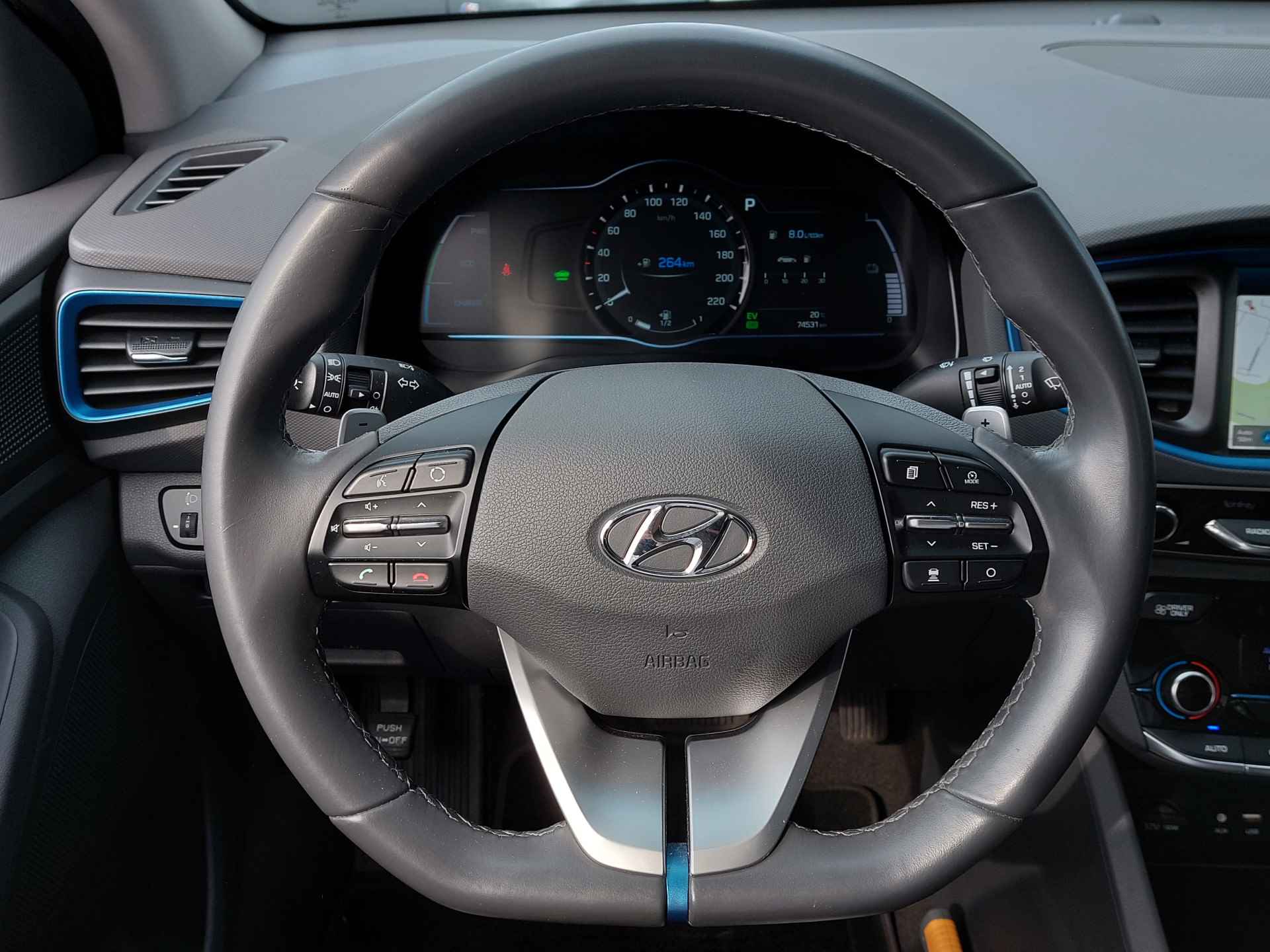 Hyundai IONIQ 1.6 GDi 105pk Hybrid Comfort 5-Deurs | Navi + Apple Carplay + Android Auto | Clima | Adap. Cruise | Bi-Xenon | Keyless Entry | Pdc V+A+Camera | Rijstrook+Licht+Regensensor | 15''lm - 11/52