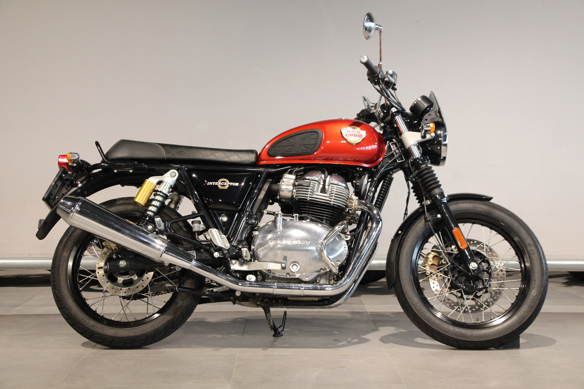 Royal-Enfield INTERCEPTOR 650