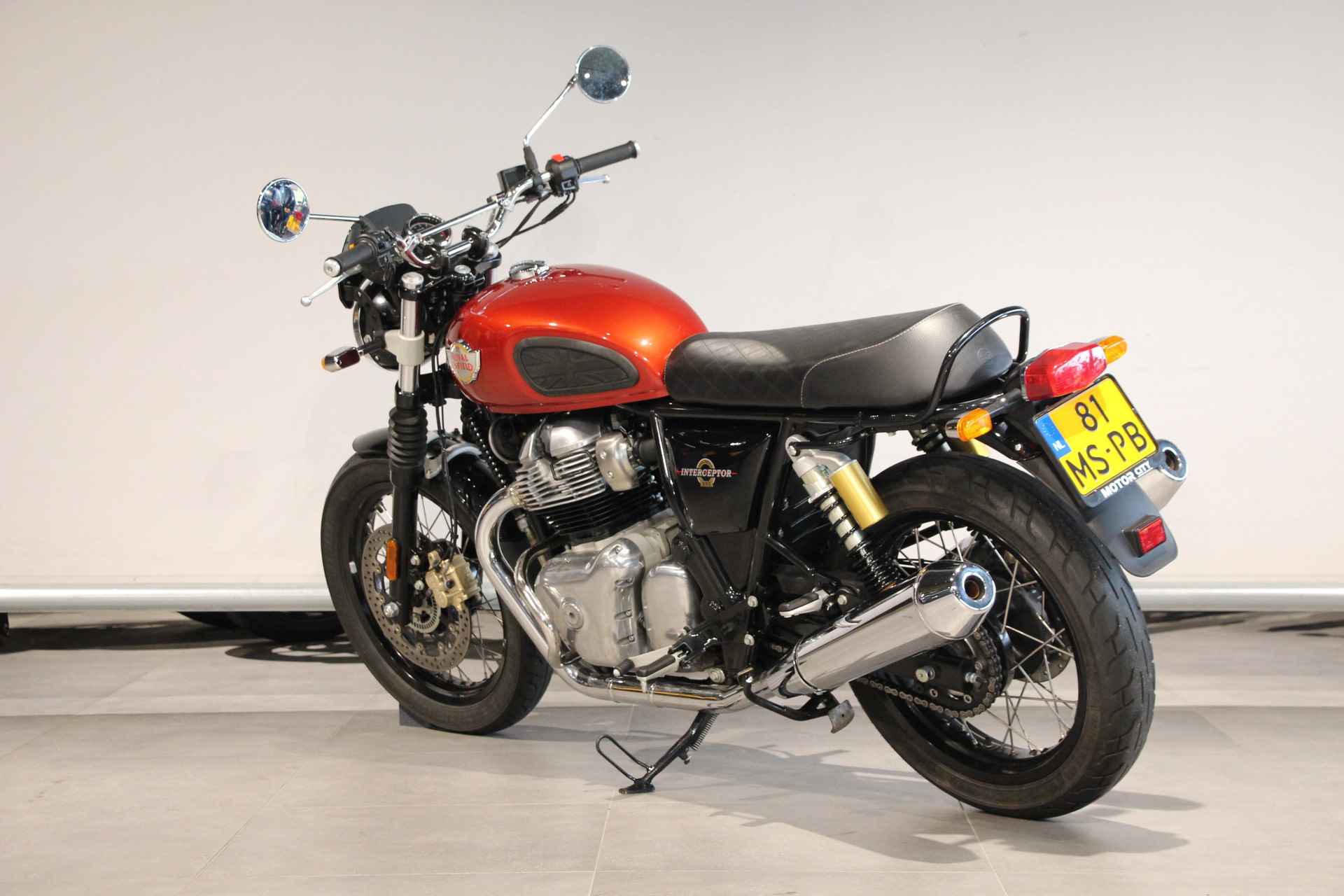 Royal-Enfield INTERCEPTOR 650 - 6/14