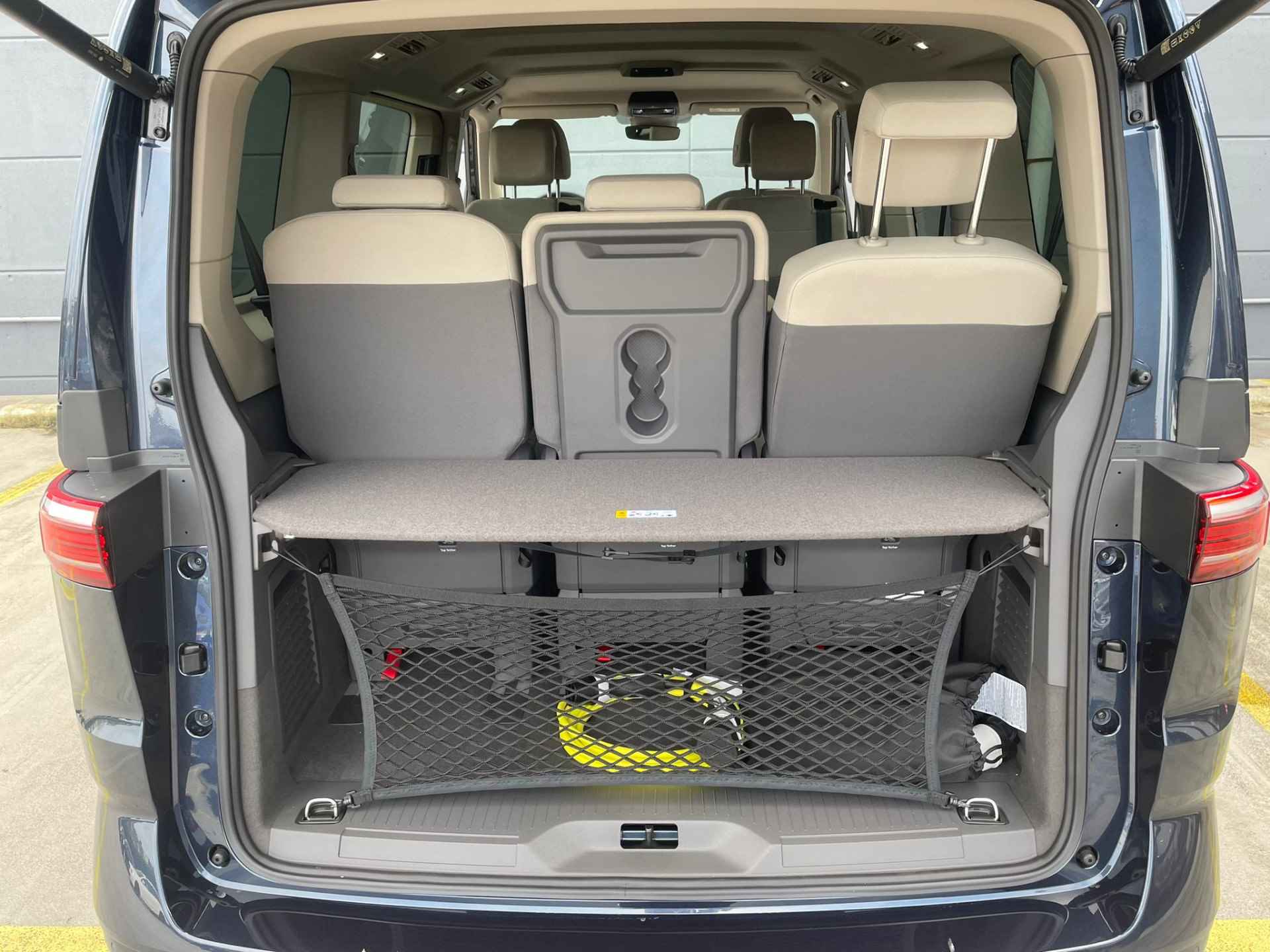 Volkswagen Multivan 1.4 eHybrid L1H1 Life Business | Rijklaar | Direct leverbaar! ACTIEPRIJS - 13/31