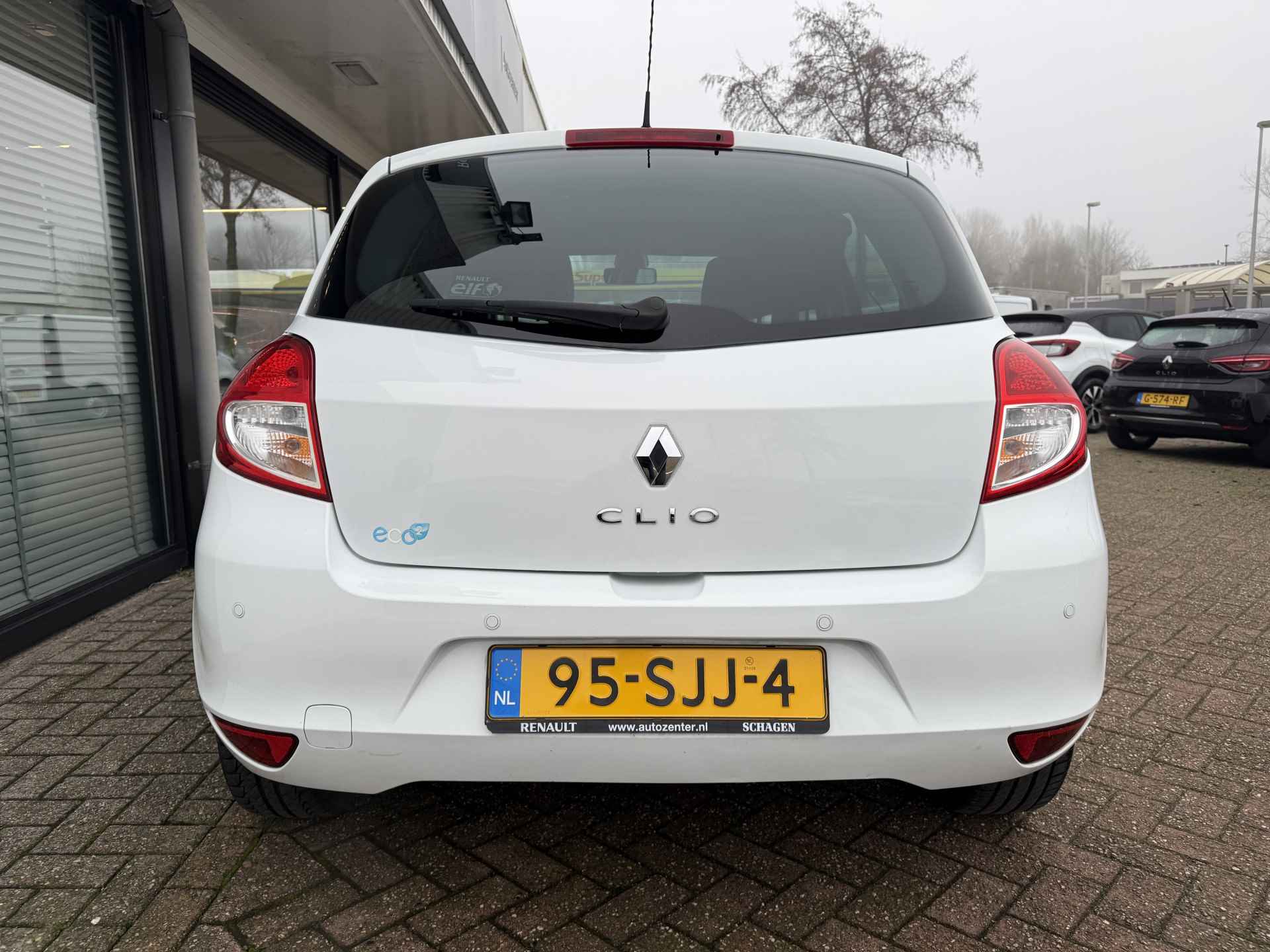 Renault Clio 1.6 16v Automaat 110 Night & Day | weinig km's! | navigatie | parkeersensor | cruise control | tijdelijk gratis Top Afleverpakket twv Eur 695 - 12/30