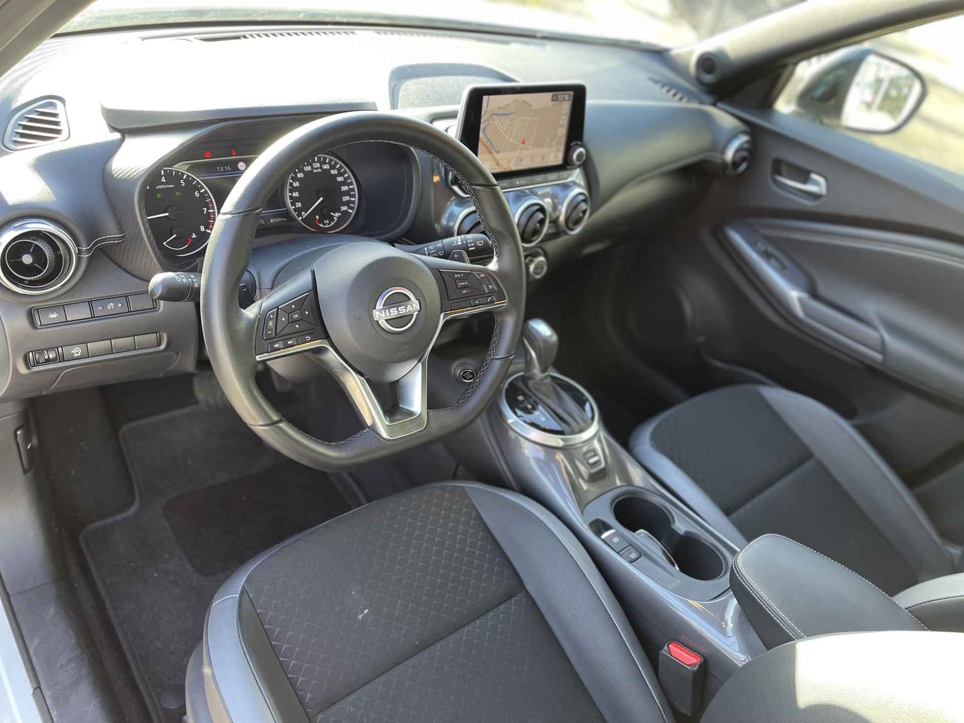 Nissan Juke 1.0 DIG-T N-Design | Navigatie | Camera | Apple Carplay/Android Auto | 19'' Velgen | Cruise & Climate Control | Rijklaarprijs! - 10/22