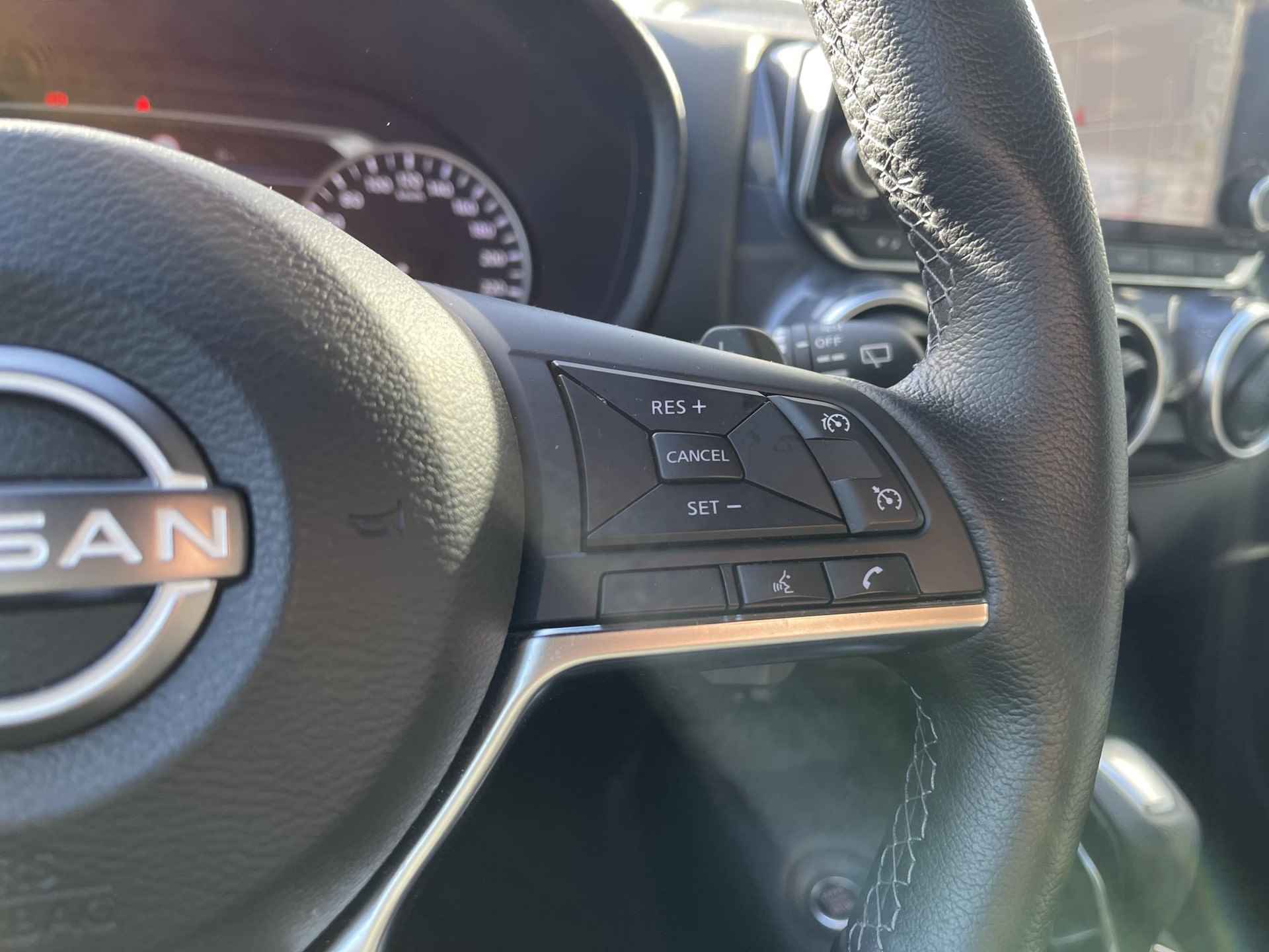 Nissan Juke 1.0 DIG-T N-Design | Navigatie | Camera | Apple Carplay/Android Auto | 19'' Velgen | Cruise & Climate Control | Rijklaarprijs! - 15/22