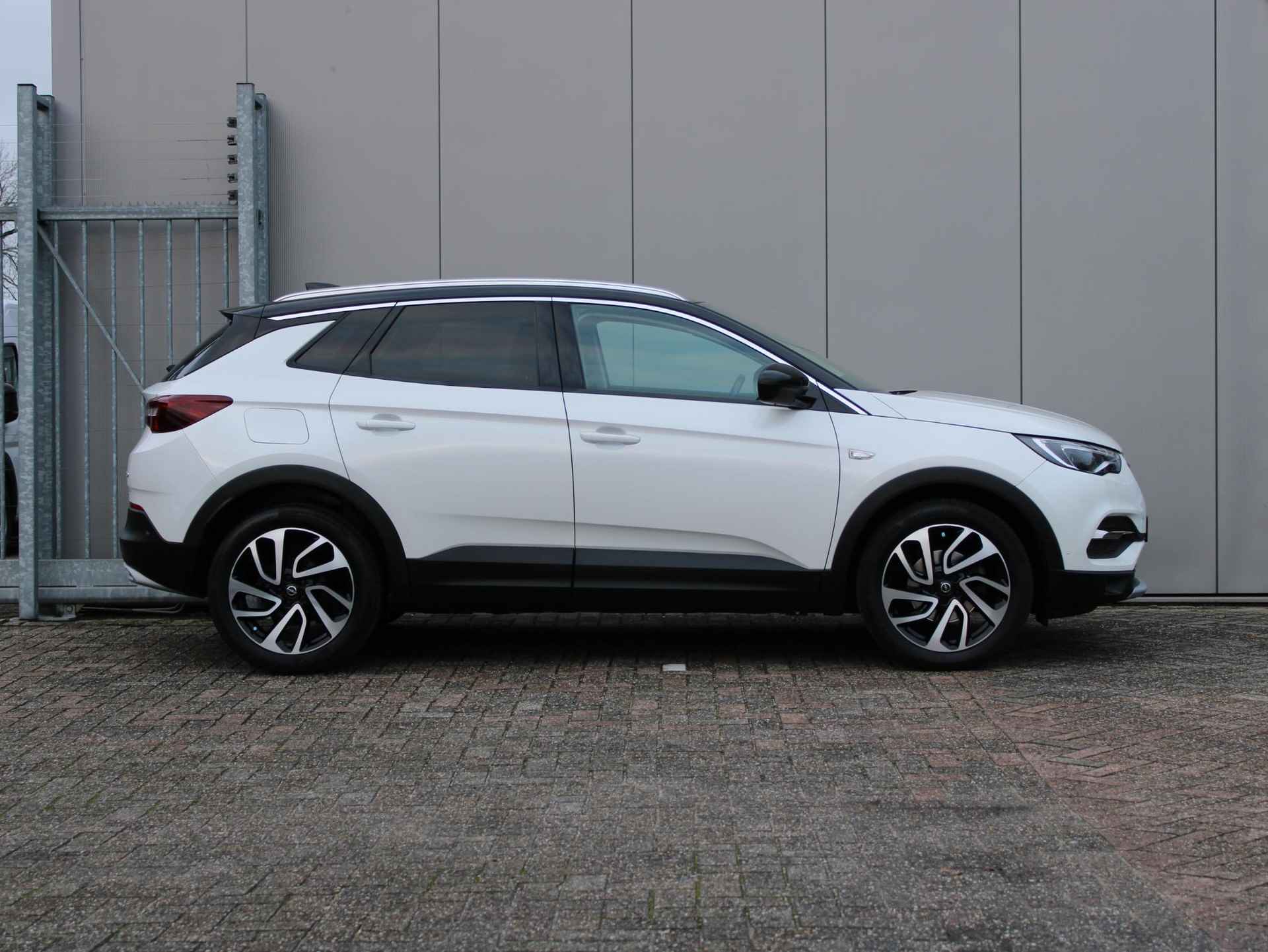 Opel Grandland X 1.2 Turbo Ultimate Automaat | Navi / Leder / Camera - 8/26