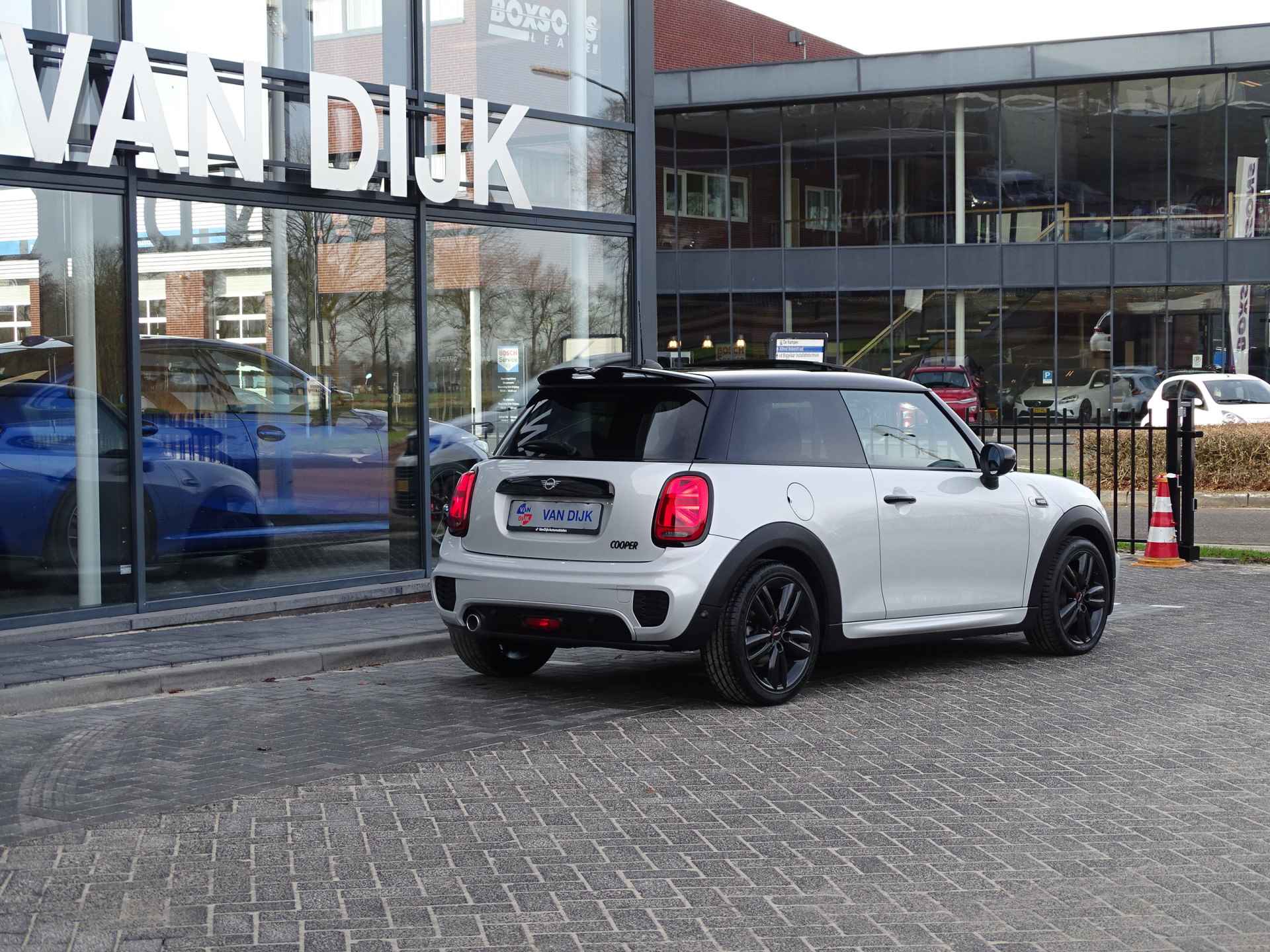 MINI Mini 1.5 Cooper Dalston Edit. Pano.Dak John Cooper Works pakket Apple Carplay LED 17” LM Track Spoke zwart - 5/43