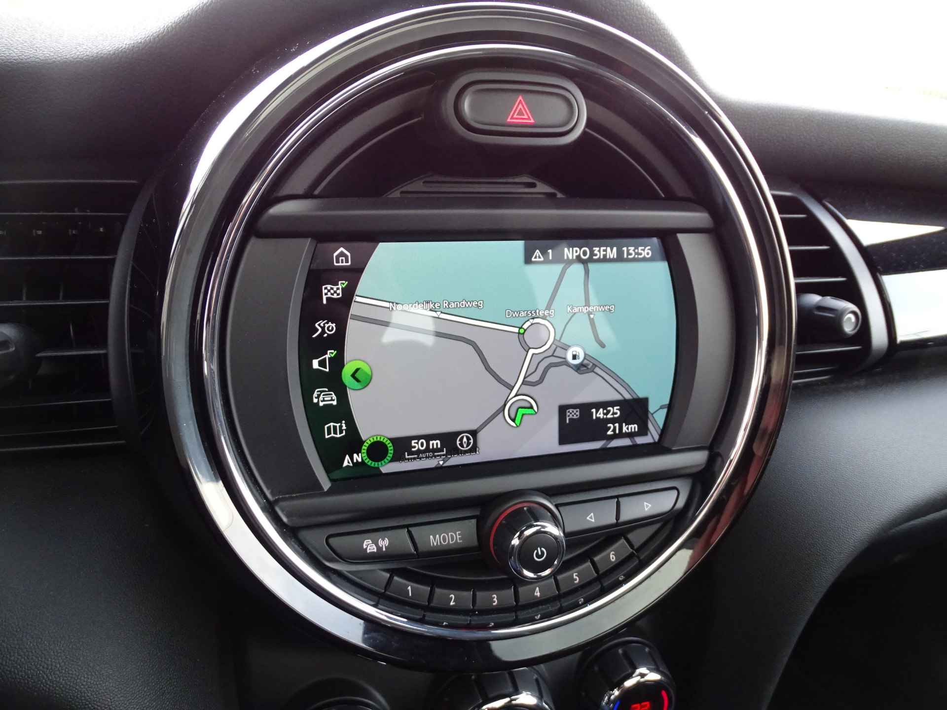 MINI Mini 1.5 Cooper Dalston Edit. Pano.Dak John Cooper Works pakket Apple Carplay LED 17” LM Track Spoke zwart - 27/43