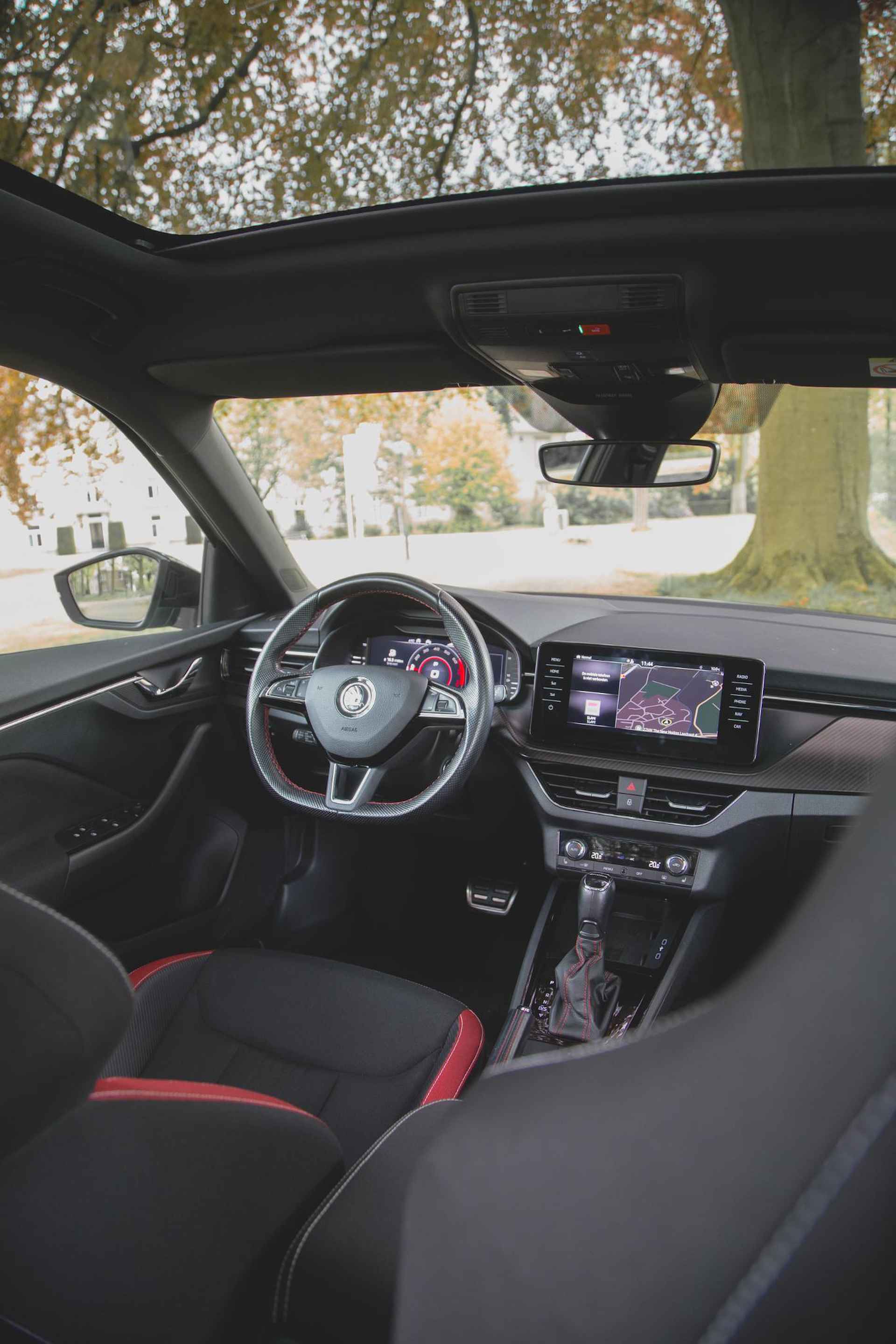 Skoda Kamiq 1.5 TSI ACT SportLine Monte Carlo Pano | ACC | Camera | Carplay | Dodehoeksens - 46/49