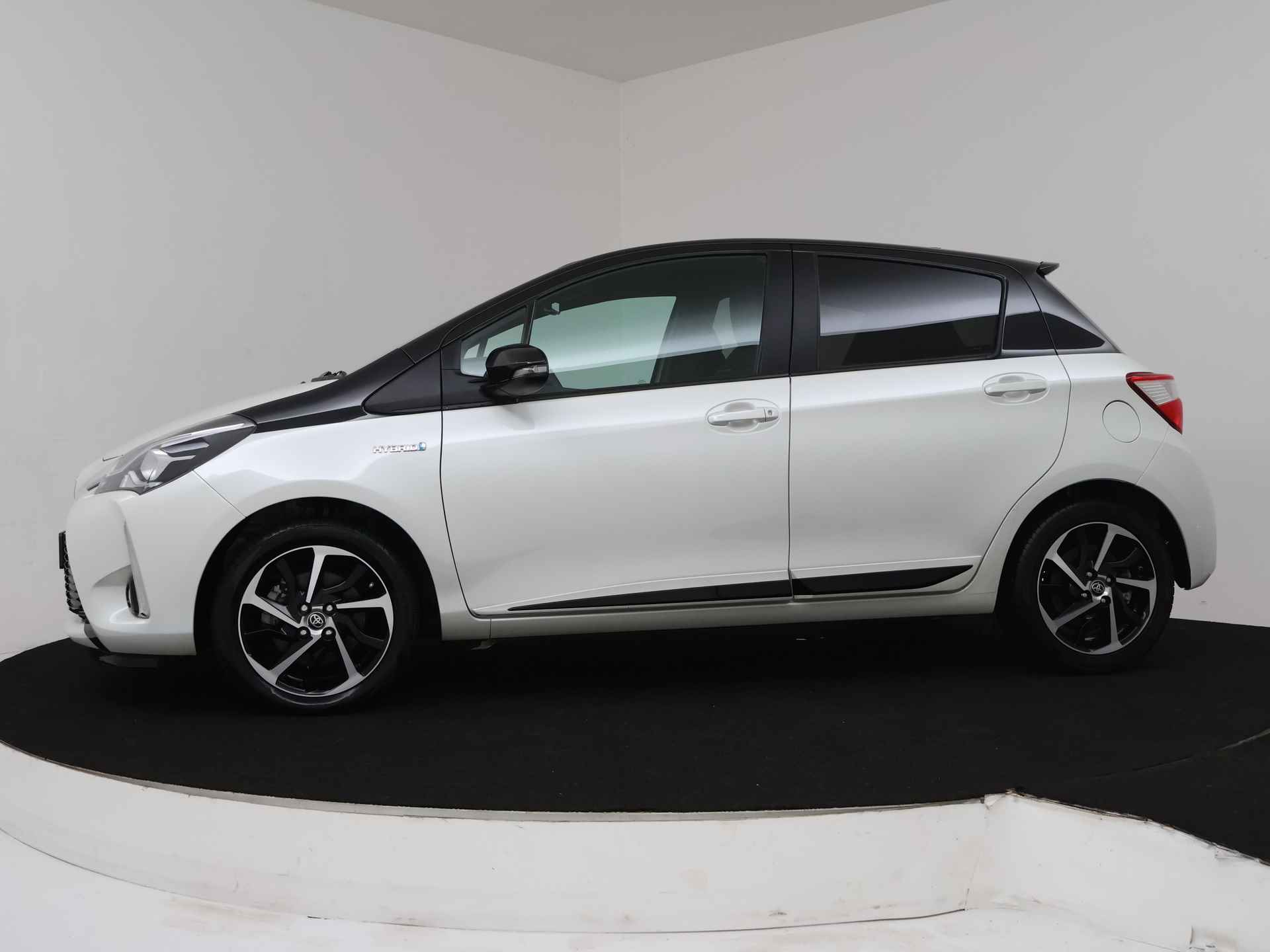 Toyota Yaris 1.5 Hybrid Dynamic Limited | Camera | LM velgen | Climate Control | - 4/41