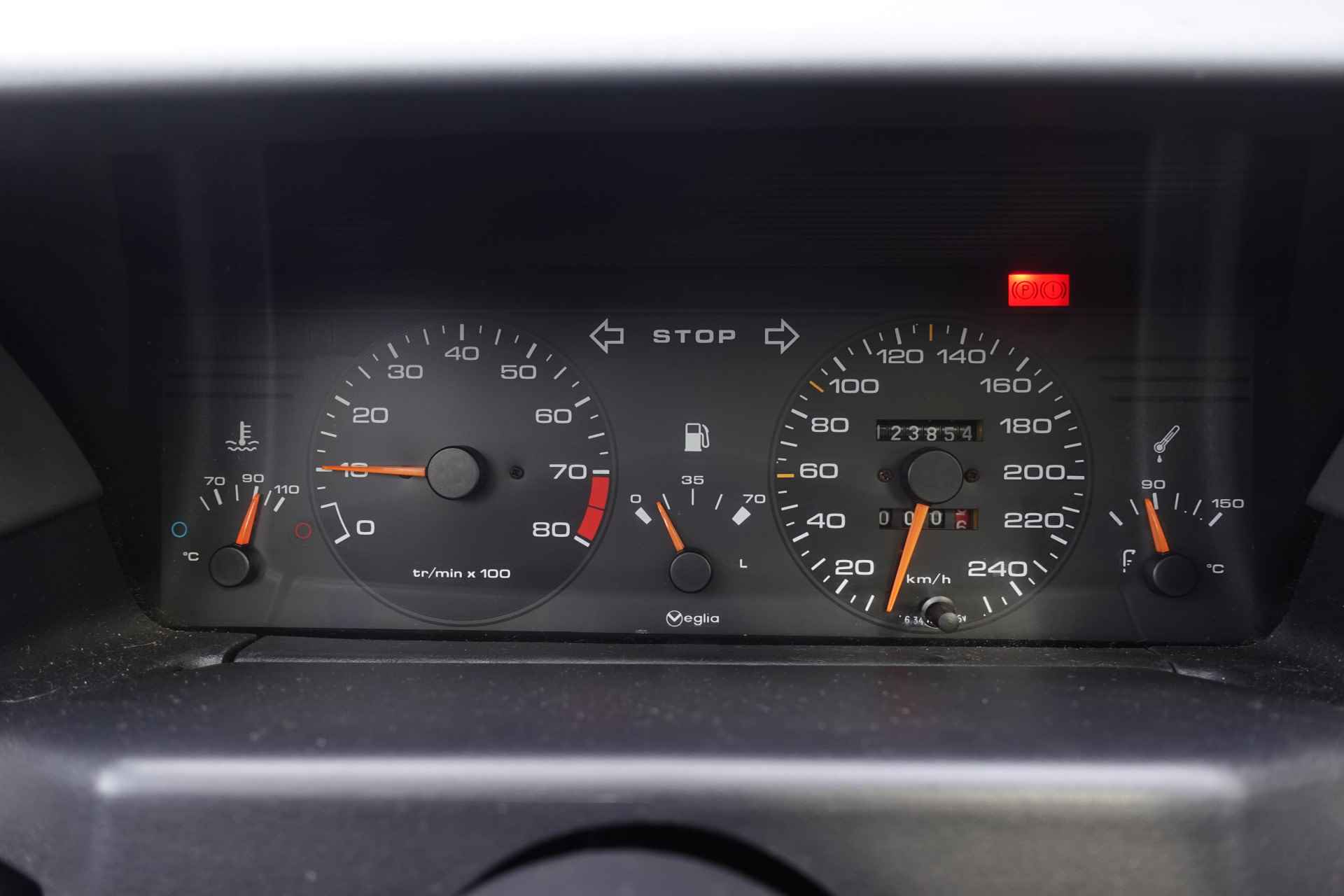 Peugeot 405 1.9 MI-16 kat. | Org. Nederlandse auto | LAGE KM (NAP) | Schuif/ kantel-dak. - 13/31