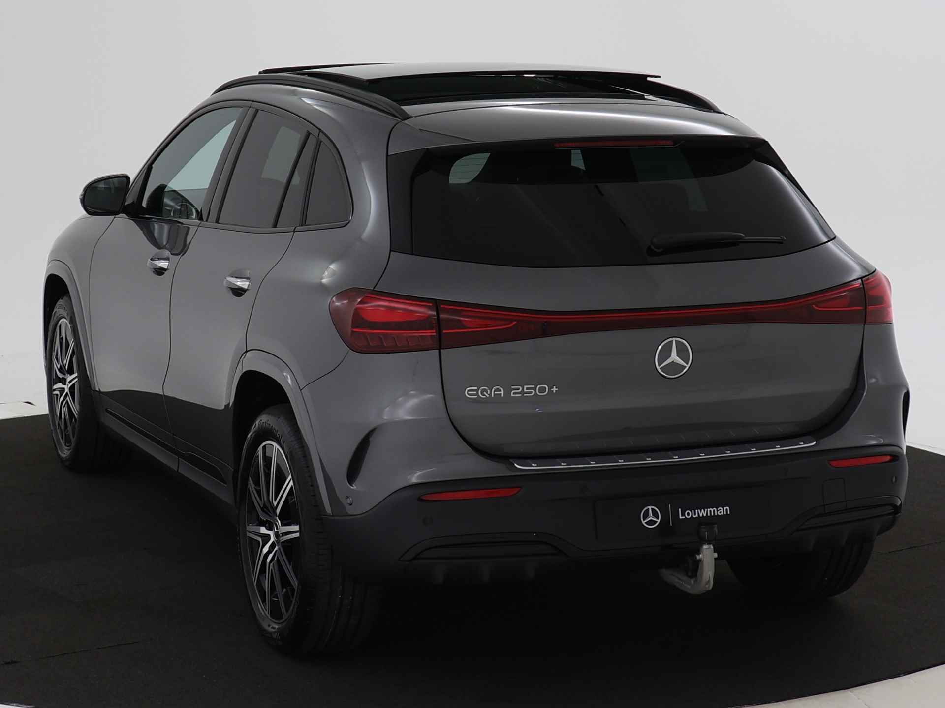 Mercedes-Benz EQA 250+ AMG Line 71 kWh | Trekhaak | Nightpakket | Parkeerpakket met achteruitrijcamera | KEYLESS-GO comfort pakket | GUARD 360° Voertuigbescherming Plus | Winter pakket | Premium pakket | EASY PACK achterklep | - 13/41