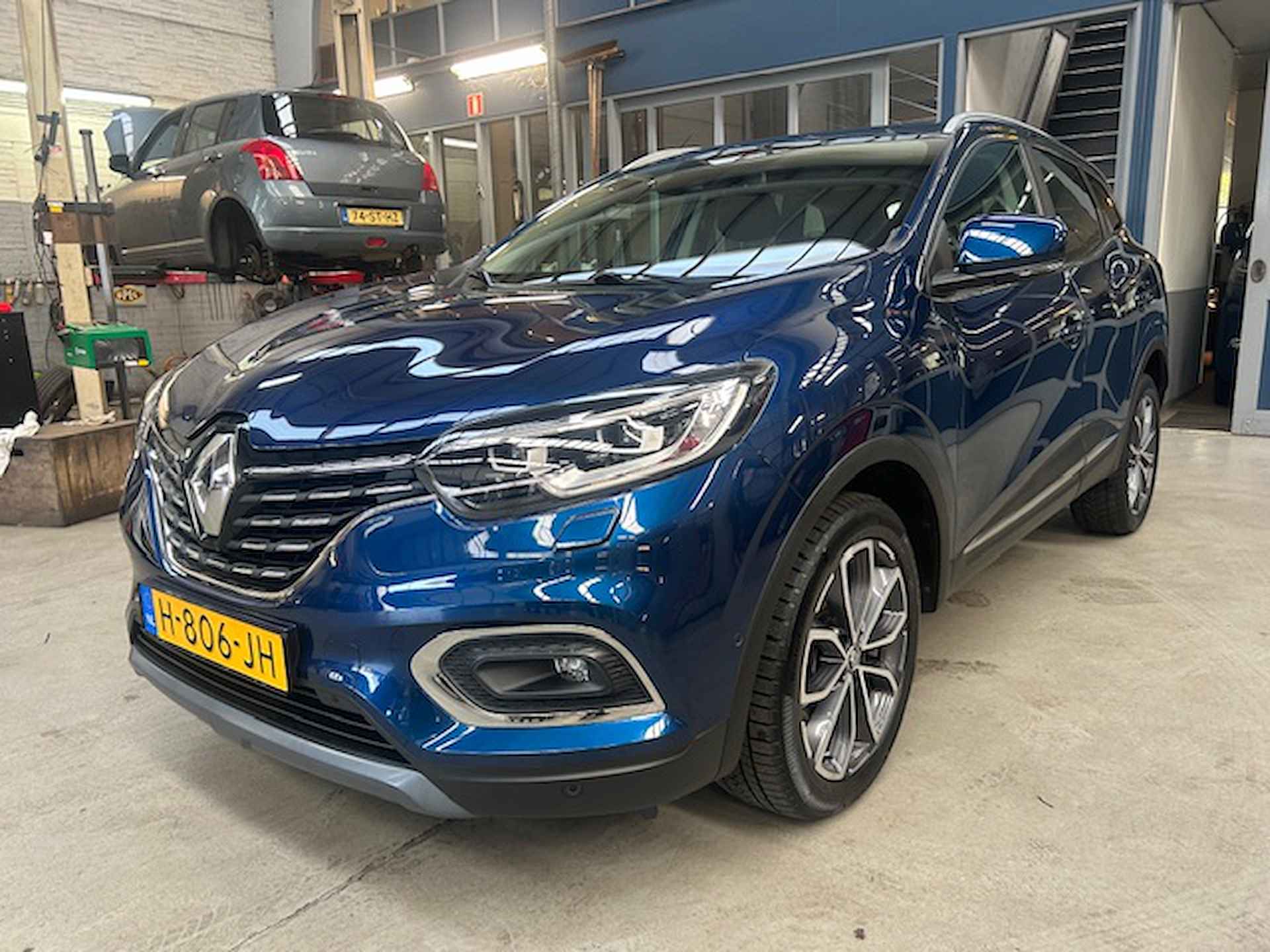 RENAULT Kadjar TCe 160pk EDC Automaat Intens | Navigatie Apple carplay / Android auto | Cruise control | Camera | Stoel + voorruit verw. | NAP  | Rijklaar prijs! - 3/25