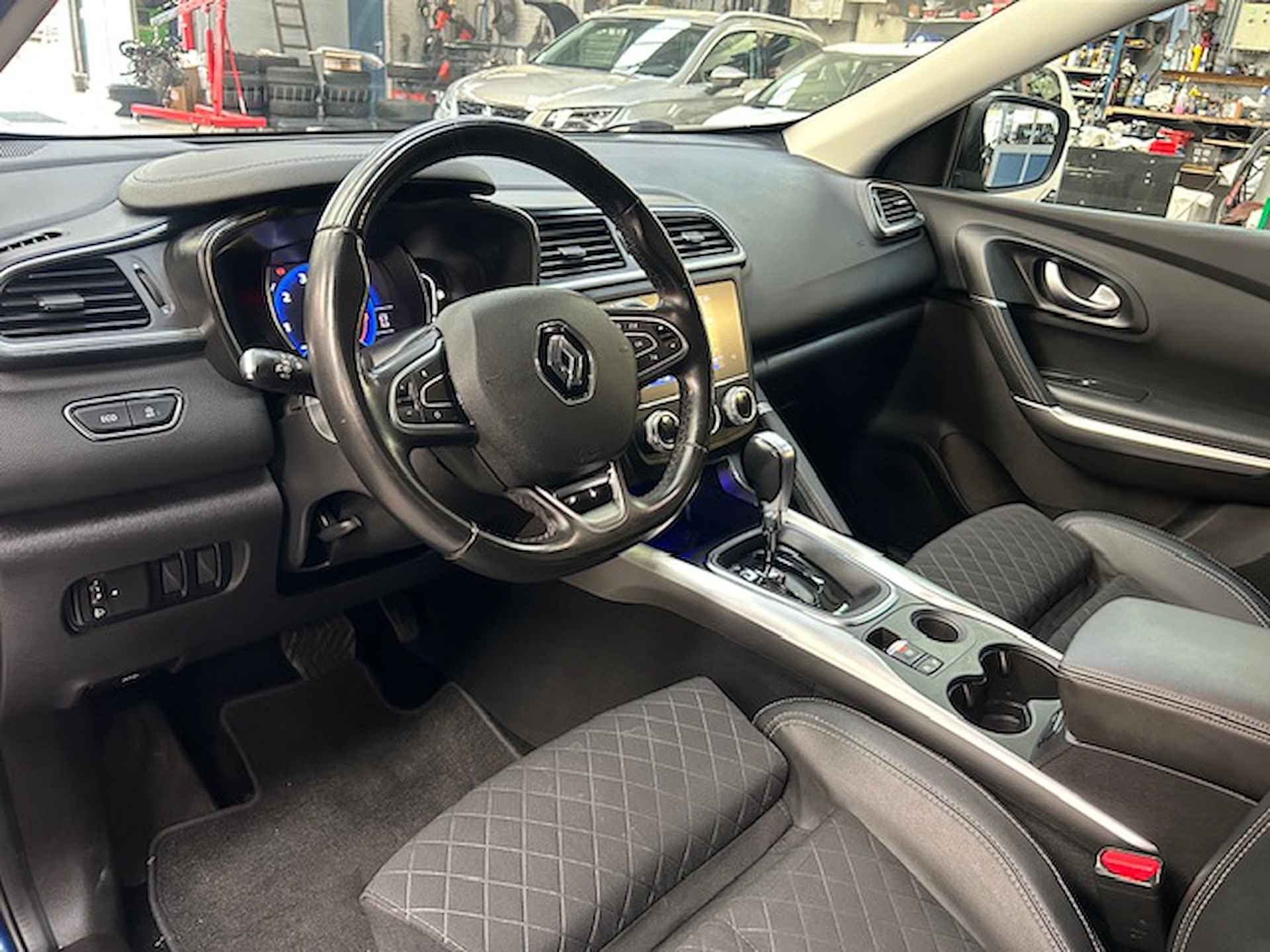 RENAULT Kadjar TCe 160pk EDC Automaat Intens | Navigatie Apple carplay / Android auto | Cruise control | Camera | Stoel + voorruit verw. | NAP  | Rijklaar prijs! - 16/25