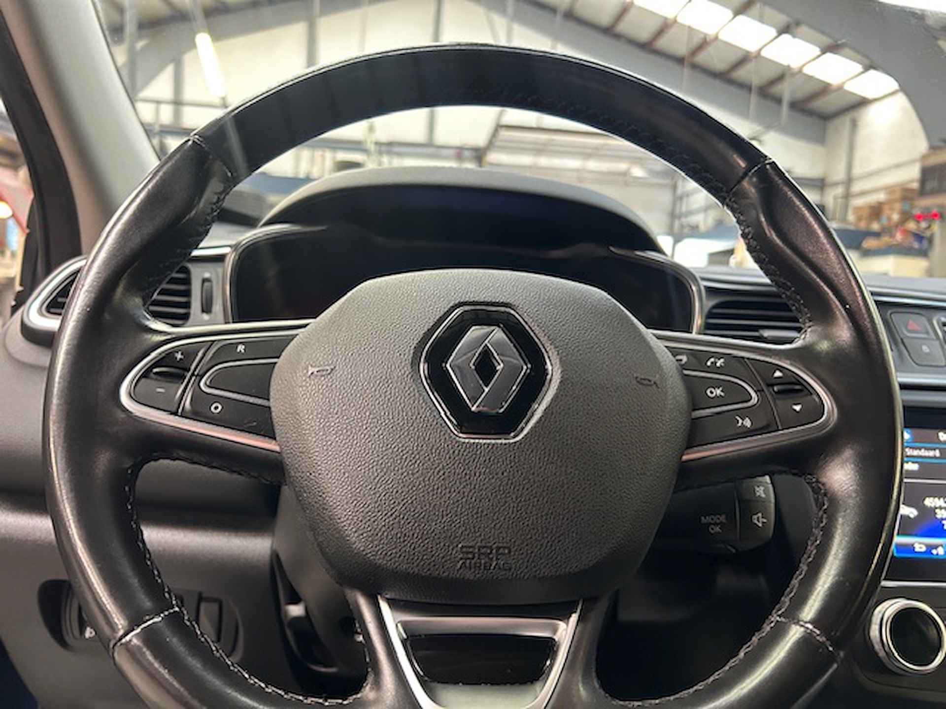 RENAULT Kadjar TCe 160pk EDC Automaat Intens | Navigatie Apple carplay / Android auto | Cruise control | Camera | Stoel + voorruit verw. | NAP  | Rijklaar prijs! - 18/25