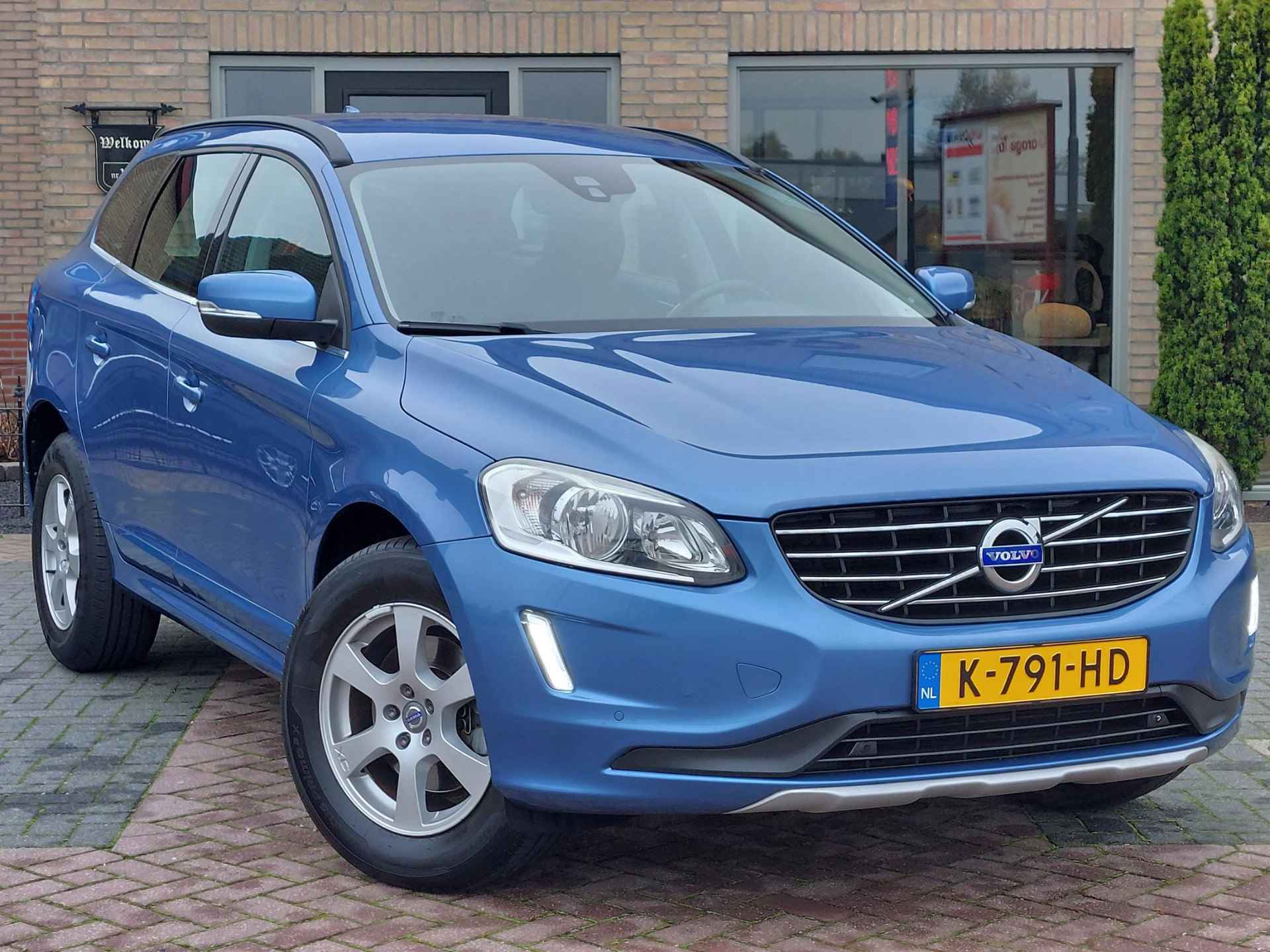 Volvo XC60 2.0 D4 FWD Summum | Leer | Navi | PDC V+A - 2/42