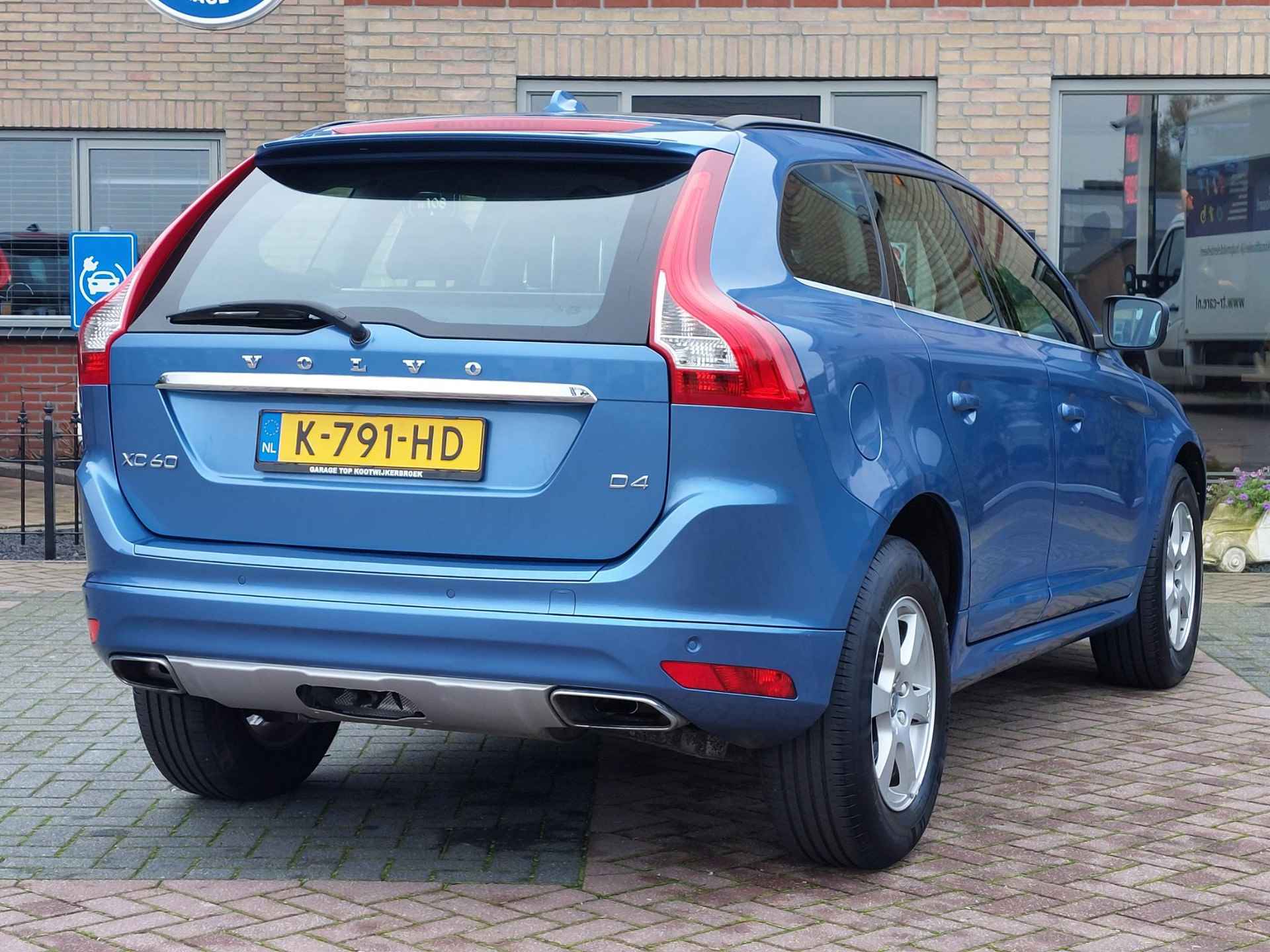 Volvo XC60 2.0 D4 FWD Summum | Leer | Navi | PDC V+A - 9/42