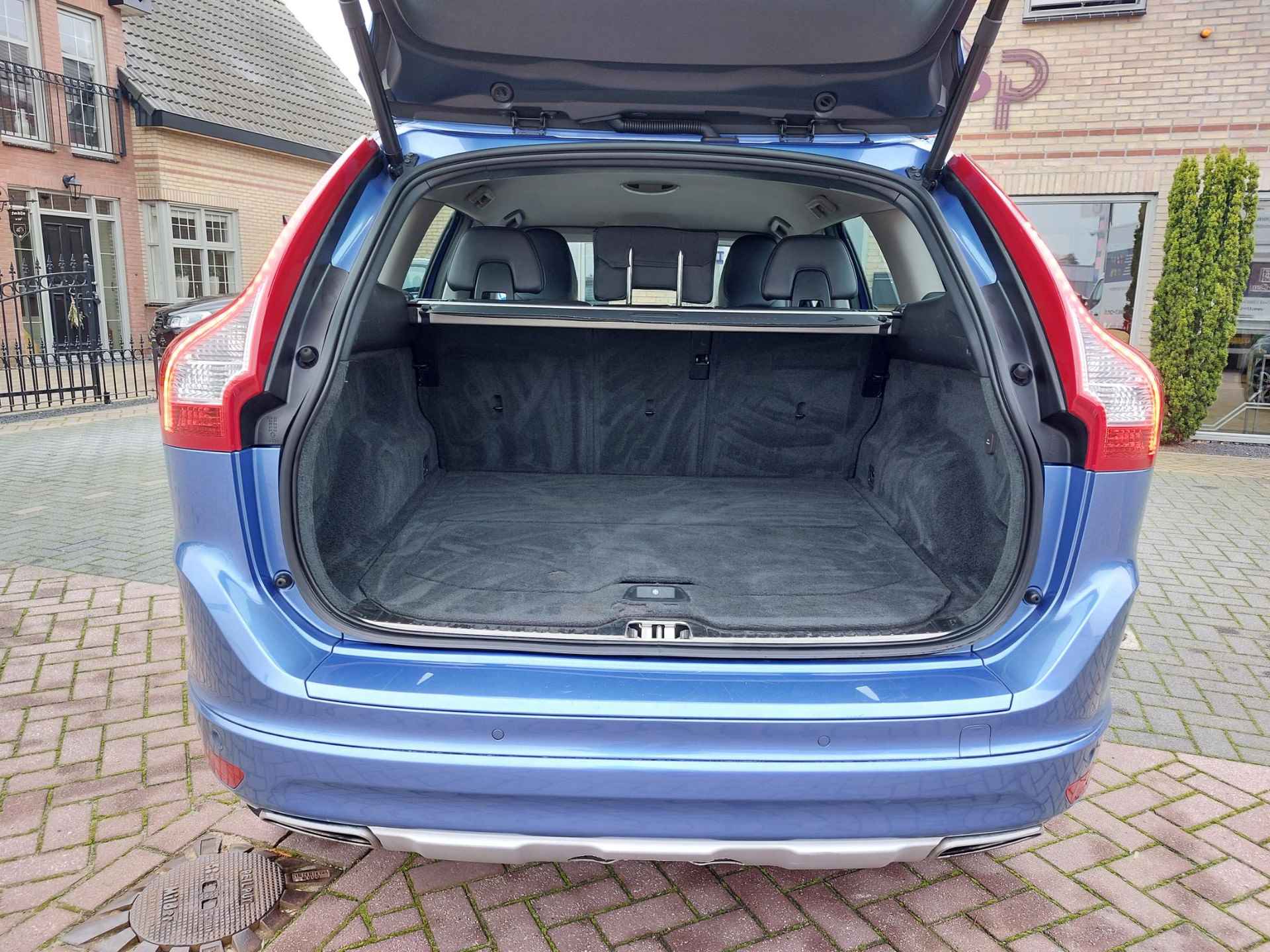 Volvo XC60 2.0 D4 FWD Summum | Leer | Navi | PDC V+A - 37/42