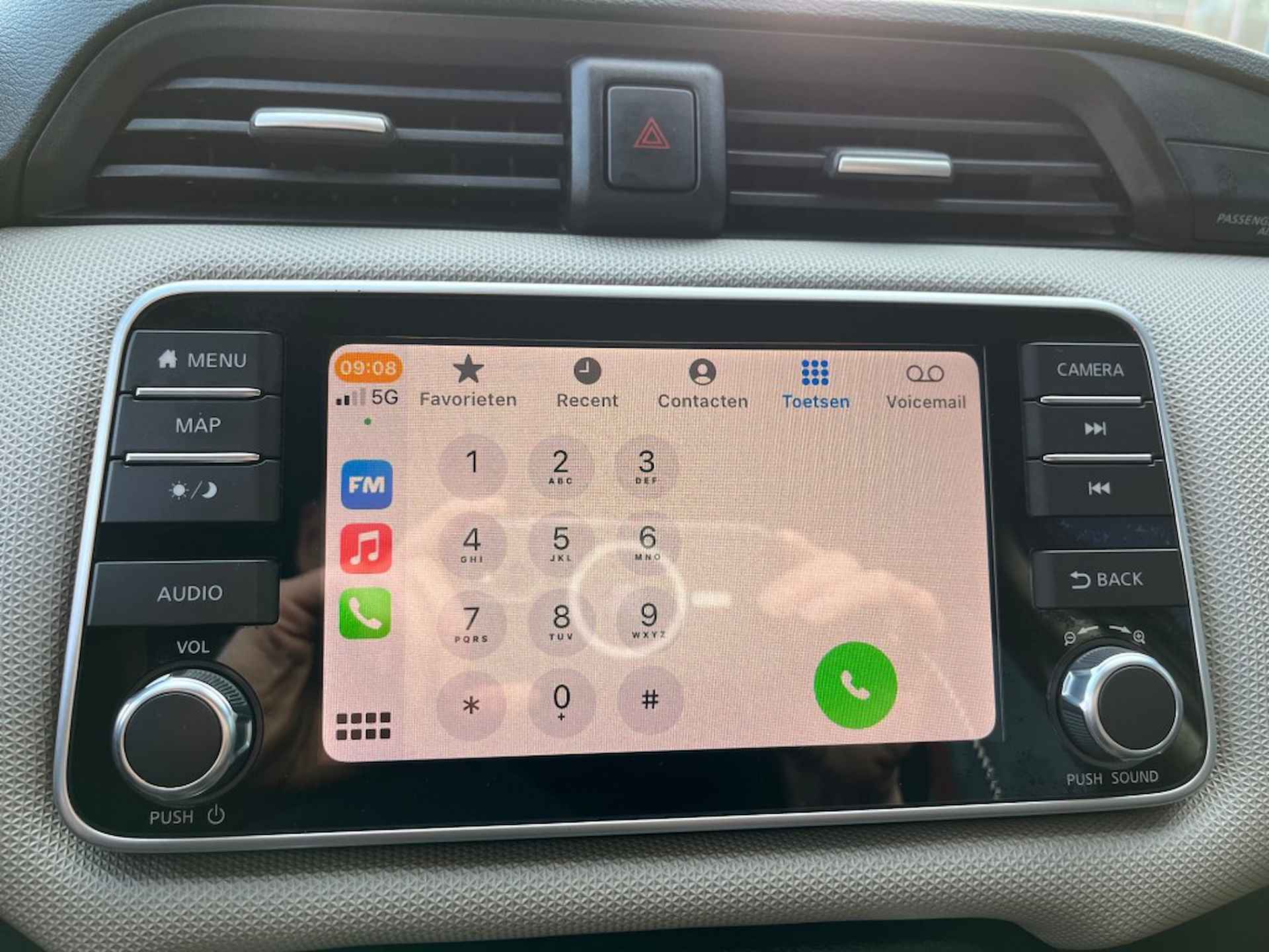 NISSAN Micra 1.0 IG-T 100pk Navi Carplay Camera 5-Deurs Airco bj2020 - 15/25