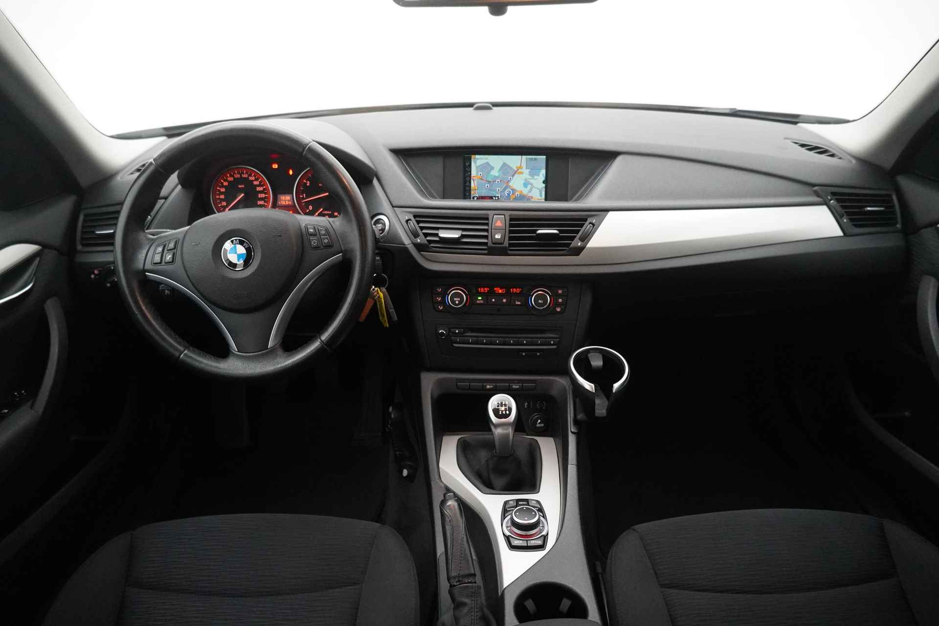 BMW X1 BWJ 2011 sDrive20i 184PK Business NAVI / CLIMA / LMV / CRUISE /  PARKEERSENSOREN / LICHTSENSOR / BLUETOOTH / 6 BAK - 26/34