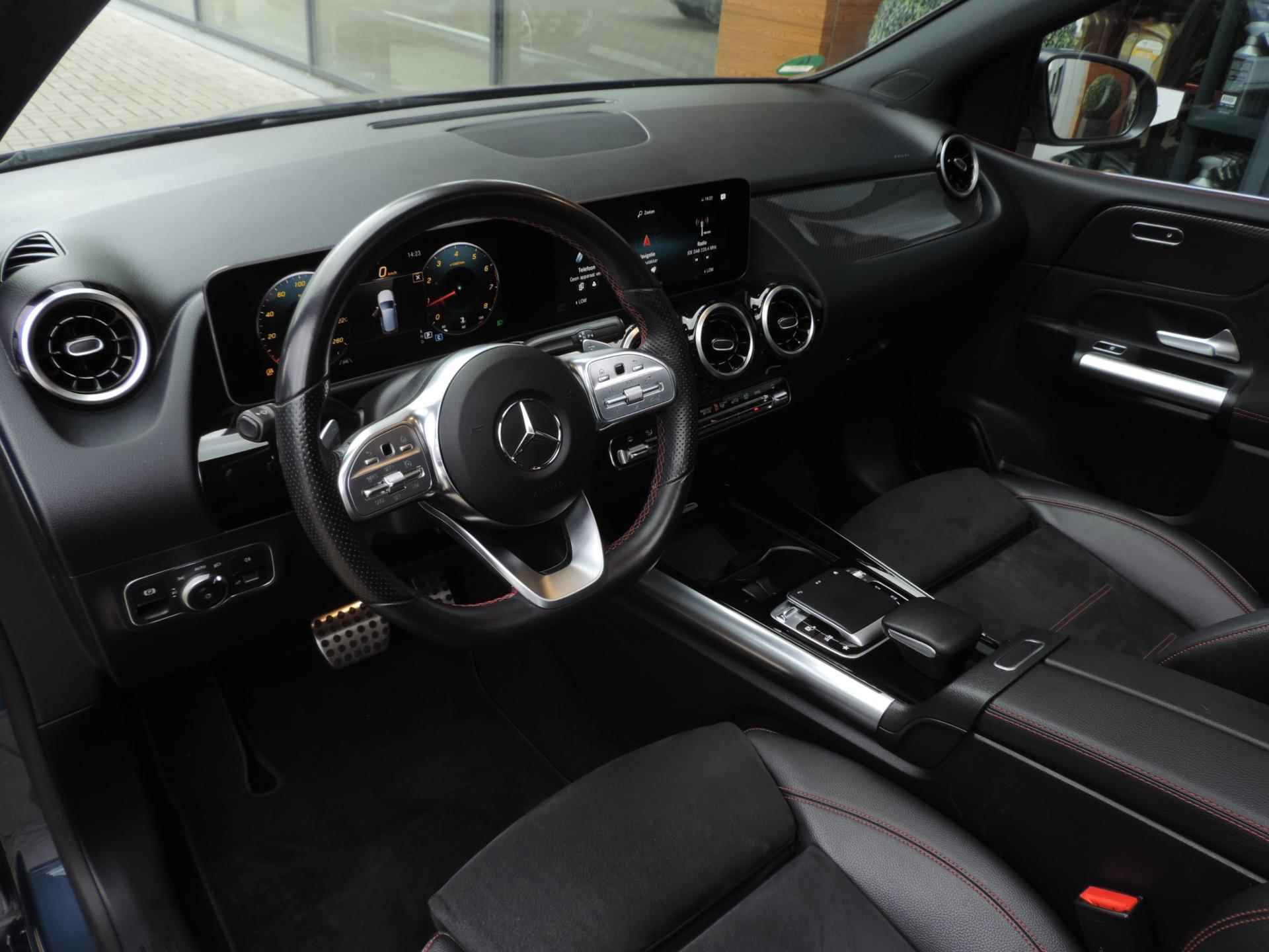 Mercedes-Benz B-klasse 180 Business Solution AMG AUTOMAAT | Panodak | Wegkl.Th | Camera | 18'' Allseason | CarPlay | Keyless | LED - 11/85