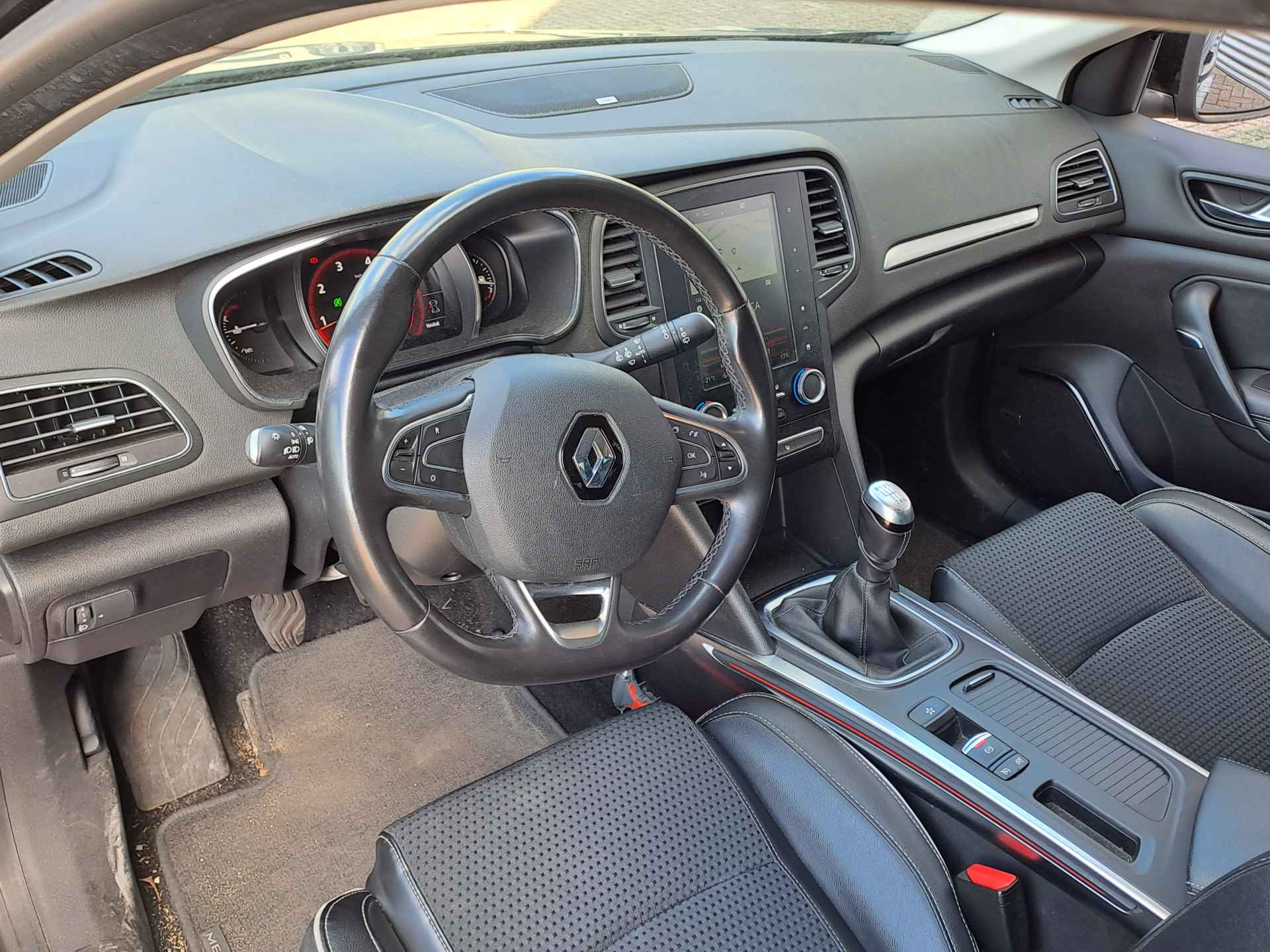 Renault Mégane 1.3 TCe Bose | Apple Carplay/Android Auto | Camera | Trekhaak | Navi - 10/28